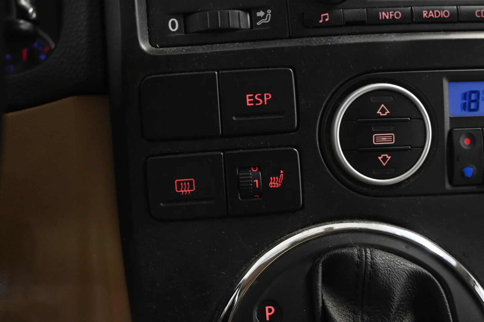 Car Image - 7LkwnFZUt6aSvB44ZIvJX5