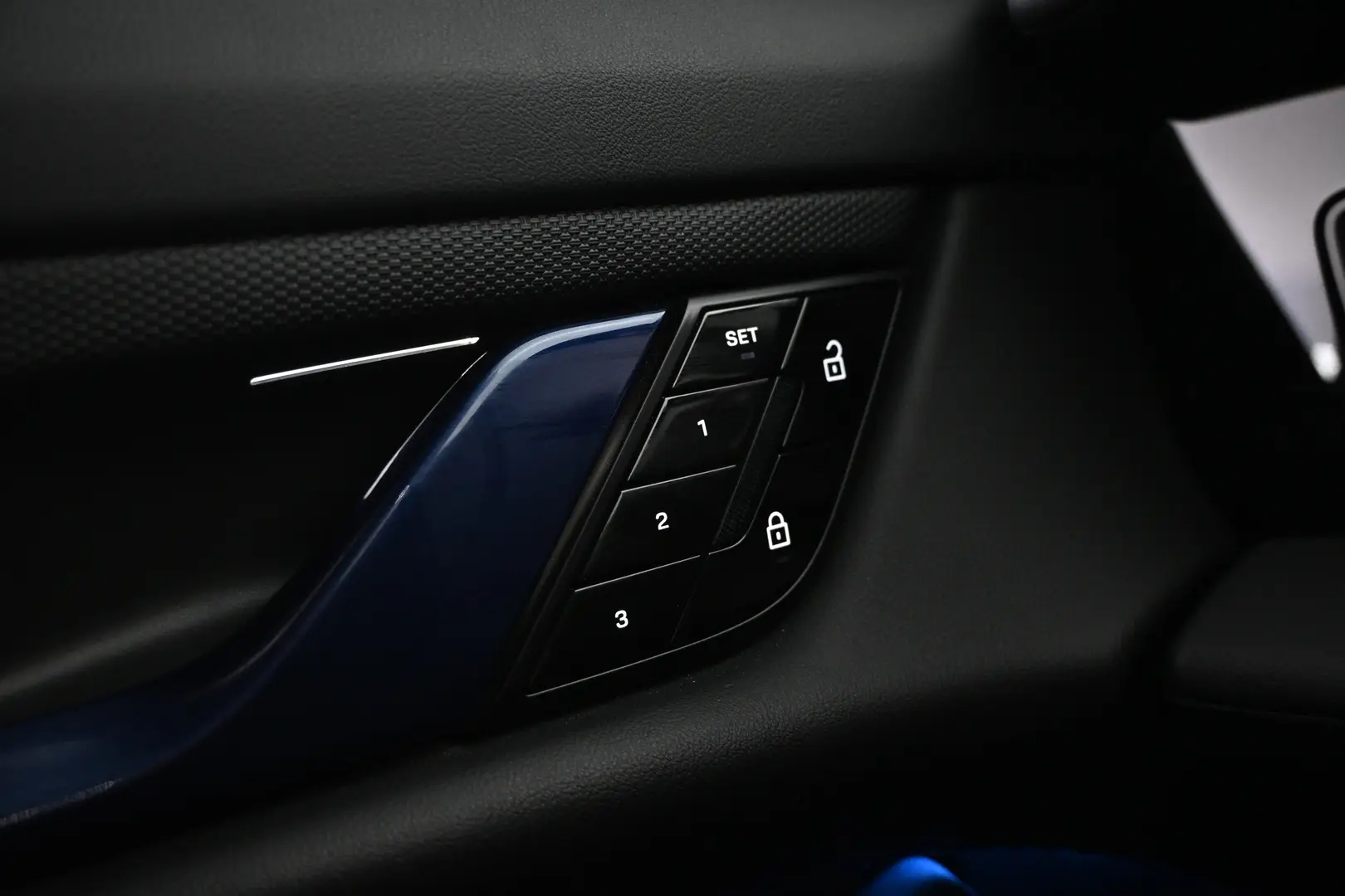 Car Image - 3lQr6uG5JwcCvFZ7Uwqp27