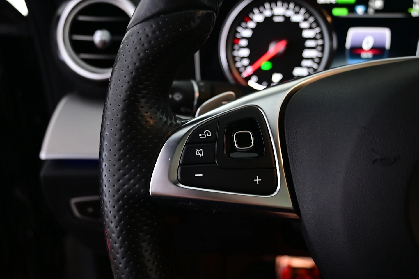 Car Image - 7IKRQO6GmrScPINeXgvHig