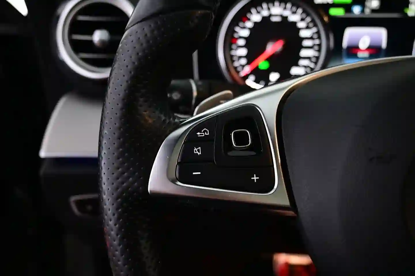 Car Image - 7IKRQO6GmrScPINeXgvHig