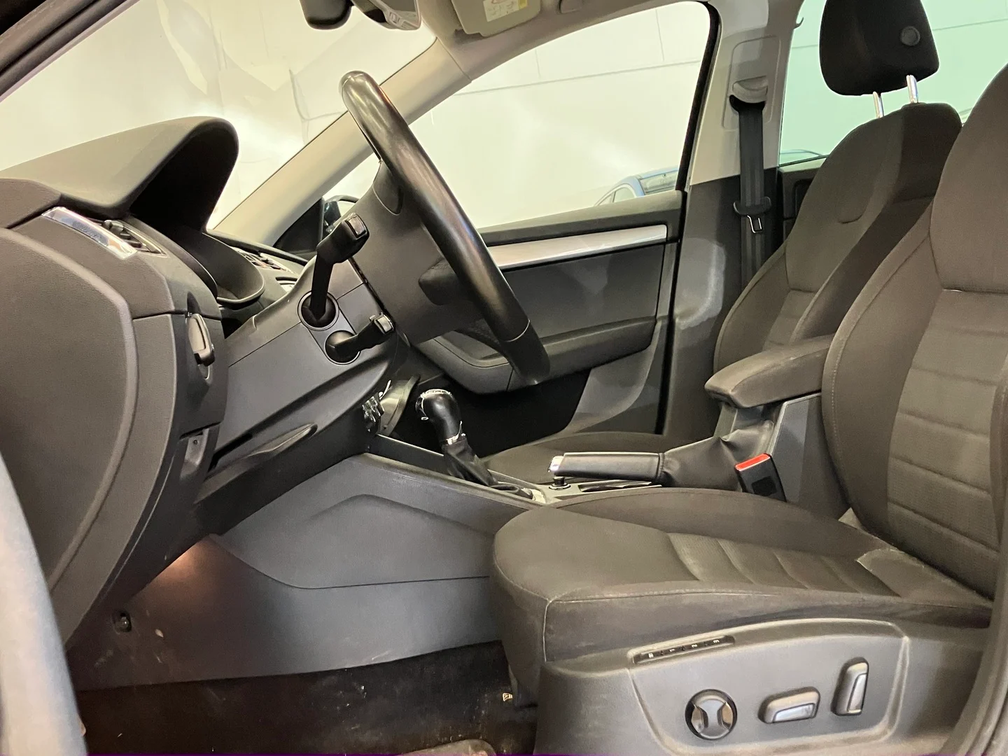 Car Image - 5B1kMfqwvwkapcG6YGhD8u