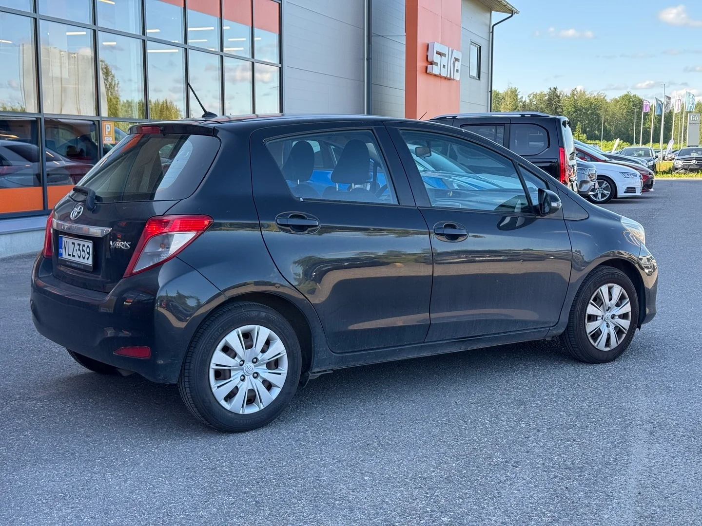 Car Image - 43lClr0YCvJl05vnYp7LYT