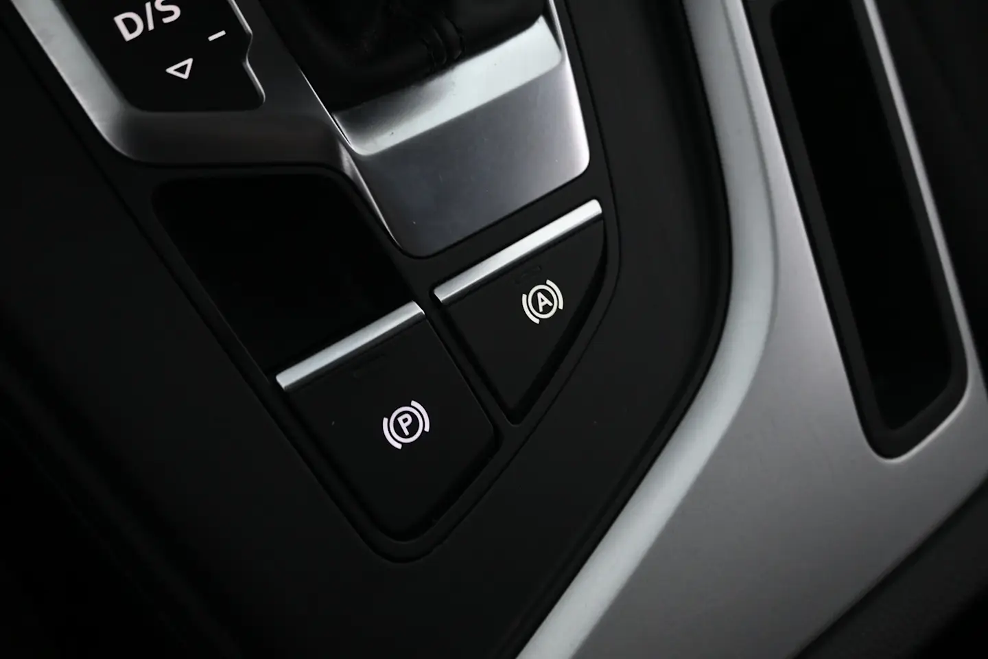 Car Image - 6u8tszWH7CVRVhg9nFHfzb