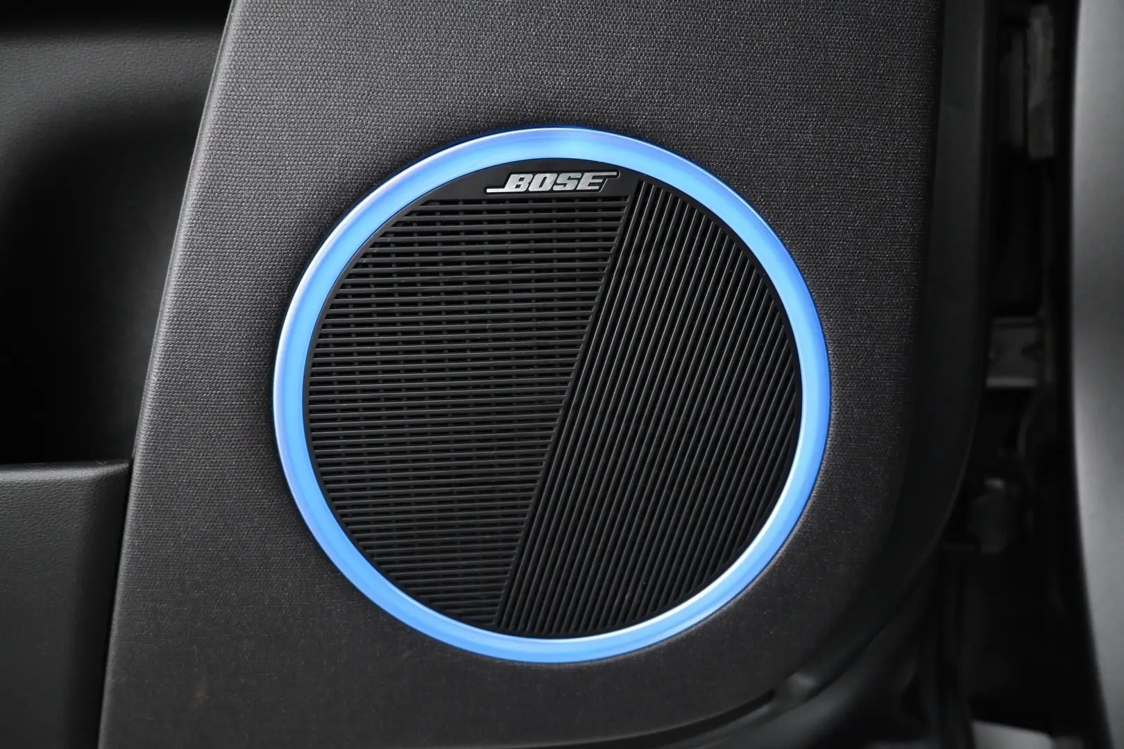 Car Image - 46uEWryf5h9j48cRdEV9U1
