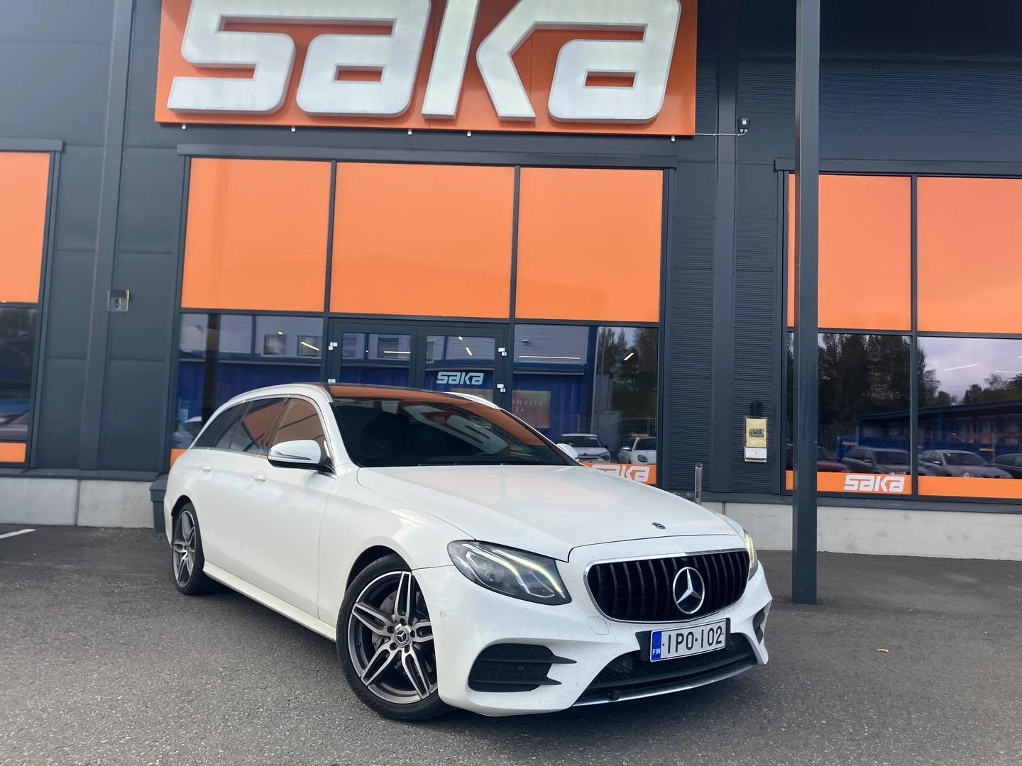 Car Image - 2BnhvIrReUgFO29p92IZ42