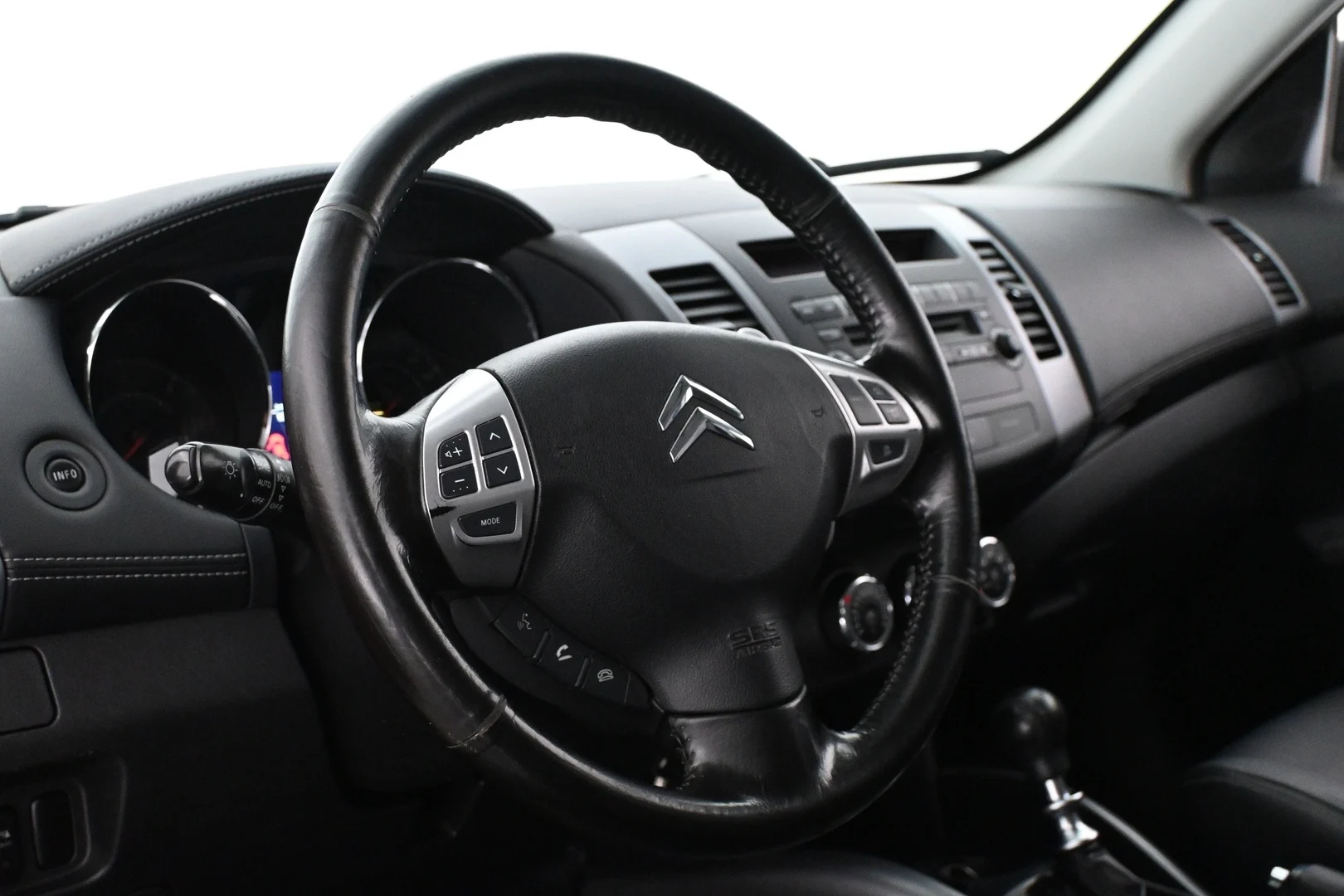Car Image - 2zYcg4q386FJeocHYpbBi9