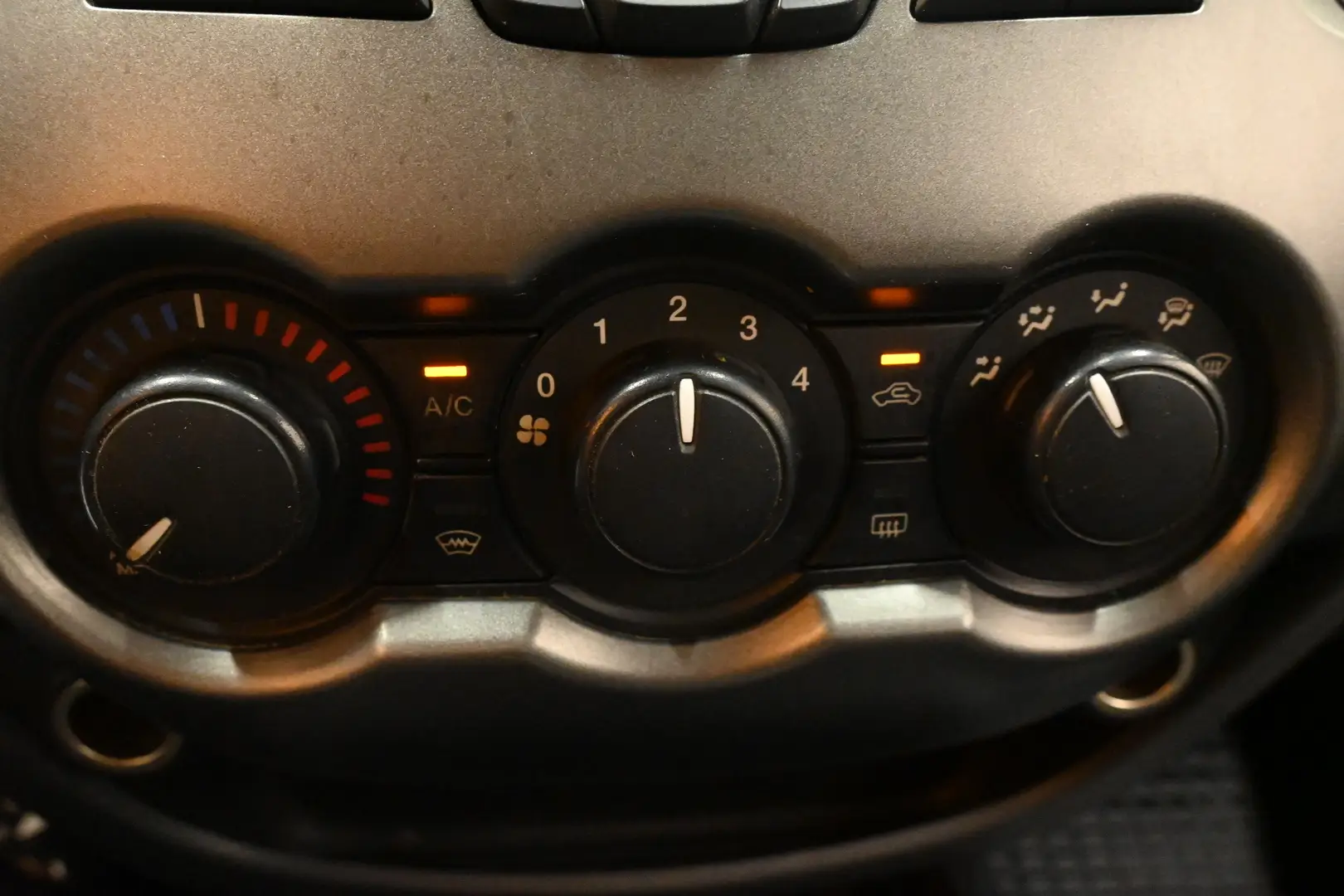 Car Image - 50e70M5s4neaslTHh06ga0
