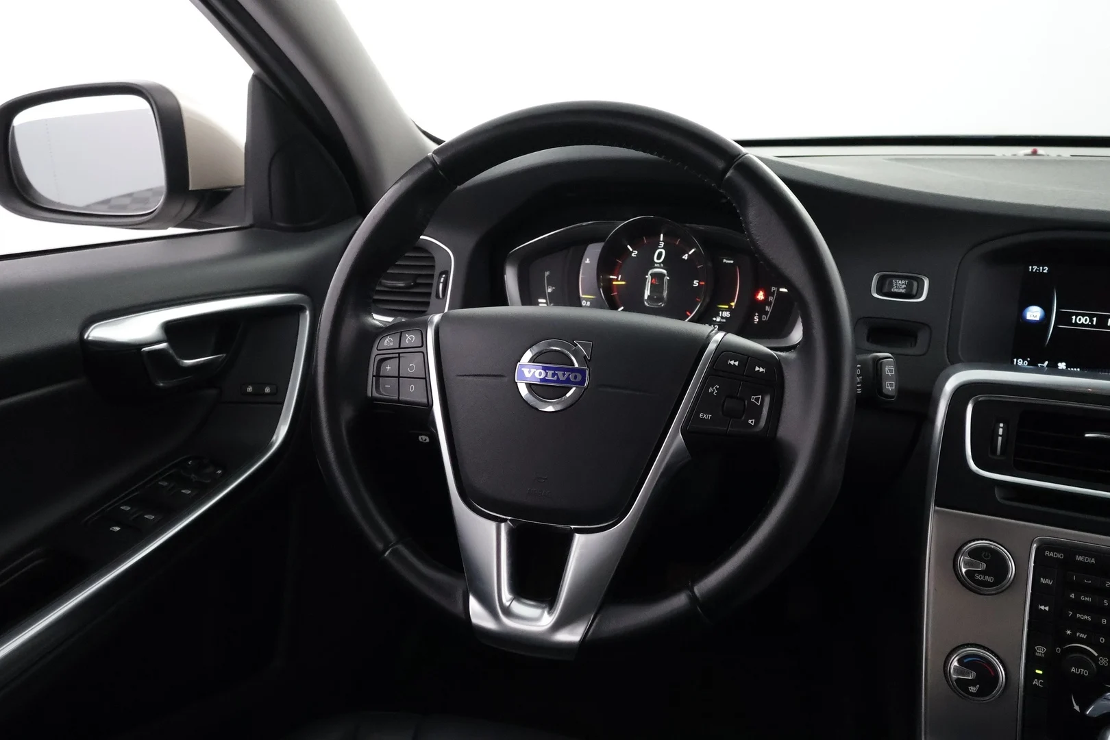 Car Image - 1k9Y3kE85QU2mg2N5uxWPR