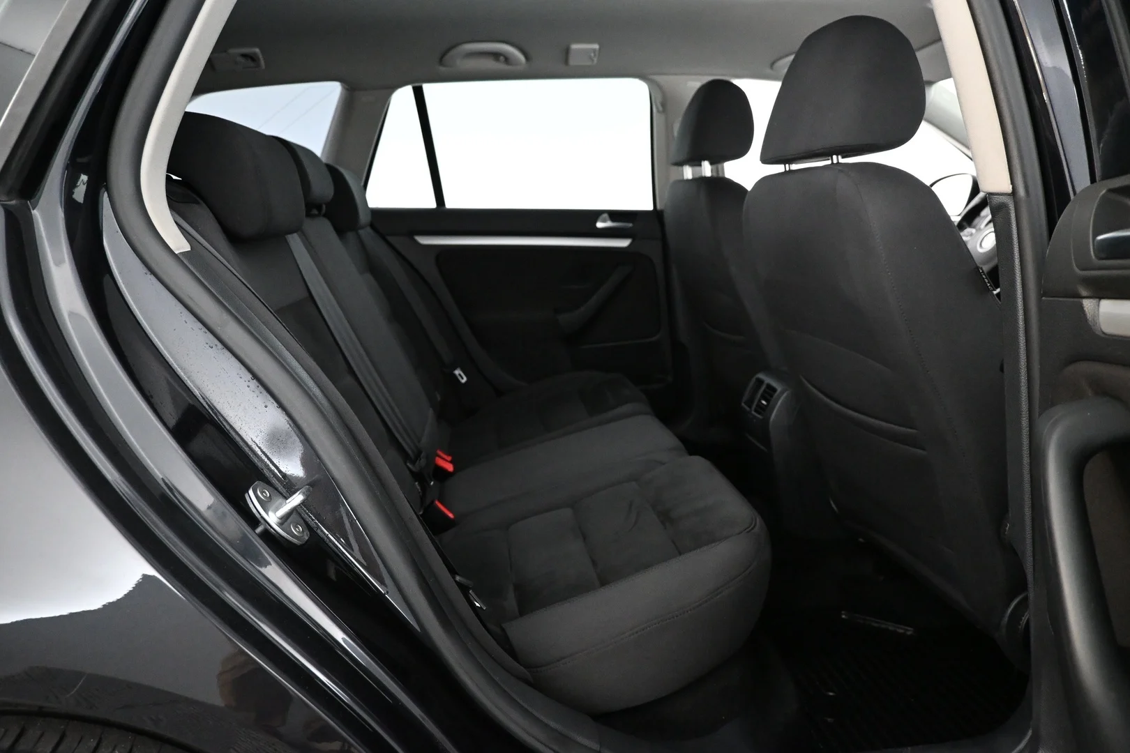 Car Image - Nz6VlDXkVubTryVsHzoJA