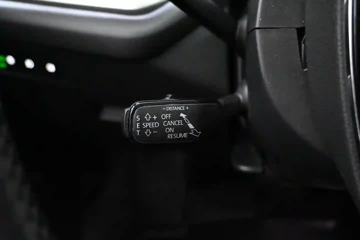 Car Image - 2PnJ3SRVE7LGXO1R6ZIFYL