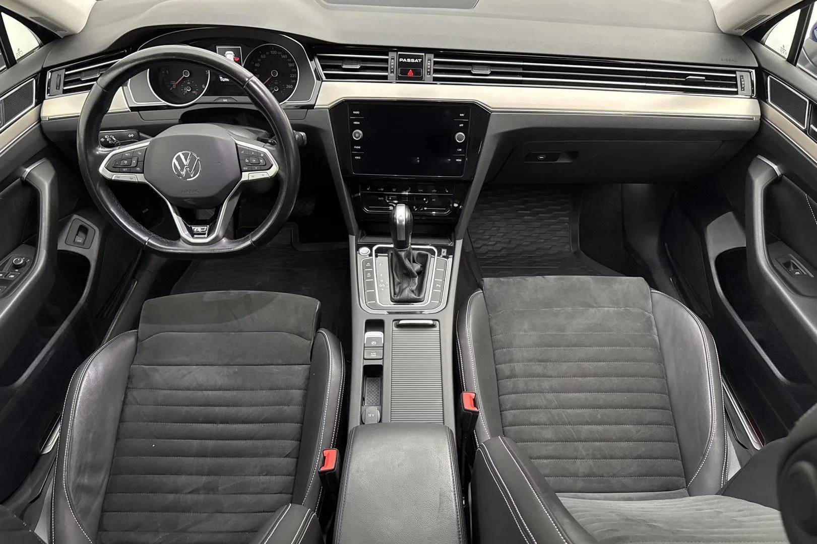 Car Image - 77M1kRF2PlLVN7paxg4pKe