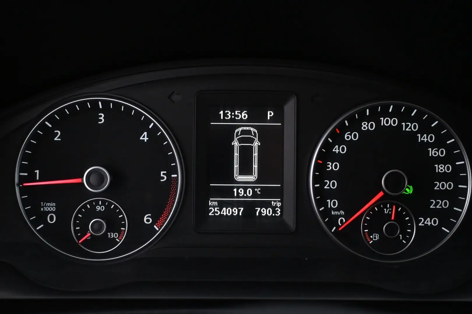 Car Image - 2xtvRw9IgmpbBlDGveDVxz