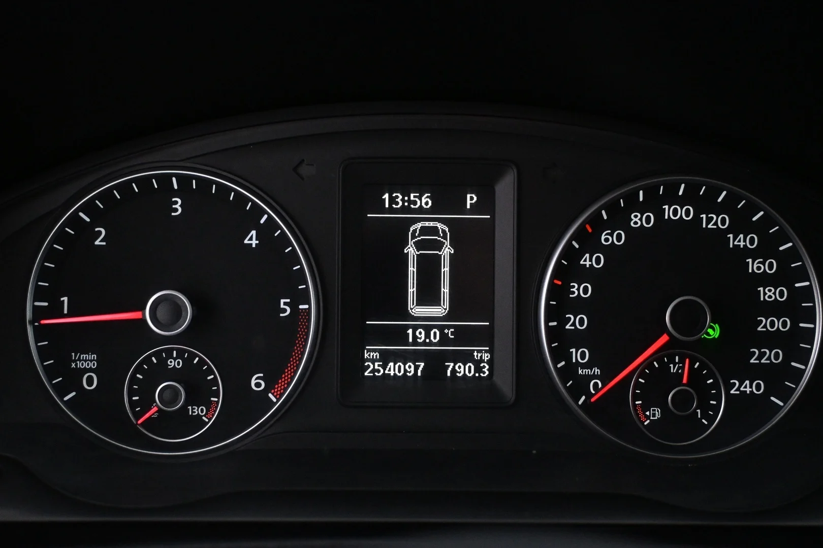 Car Image - 2xtvRw9IgmpbBlDGveDVxz