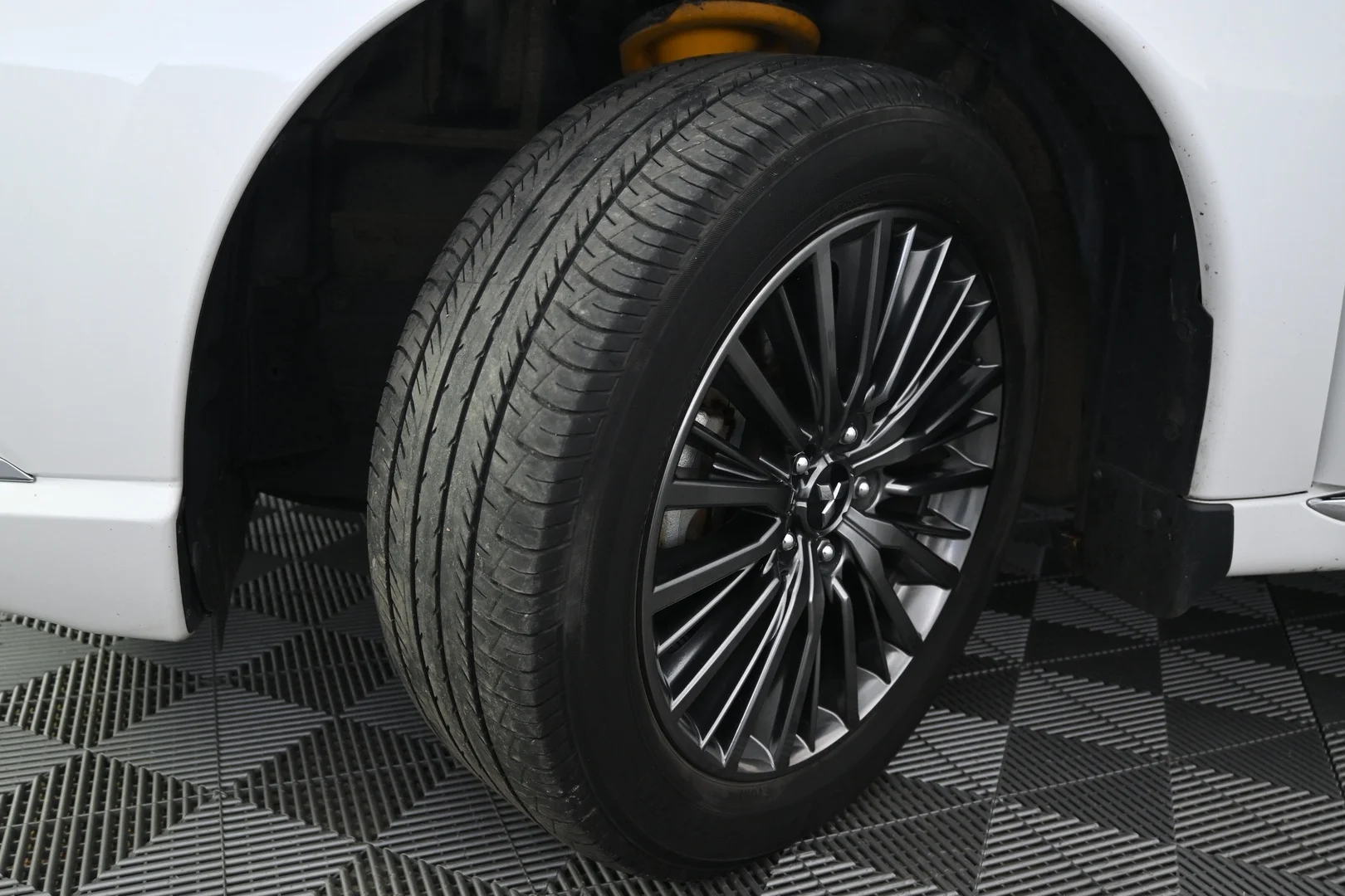 Car Image - 1OvFJIjkPc9ffGKD79aI2z