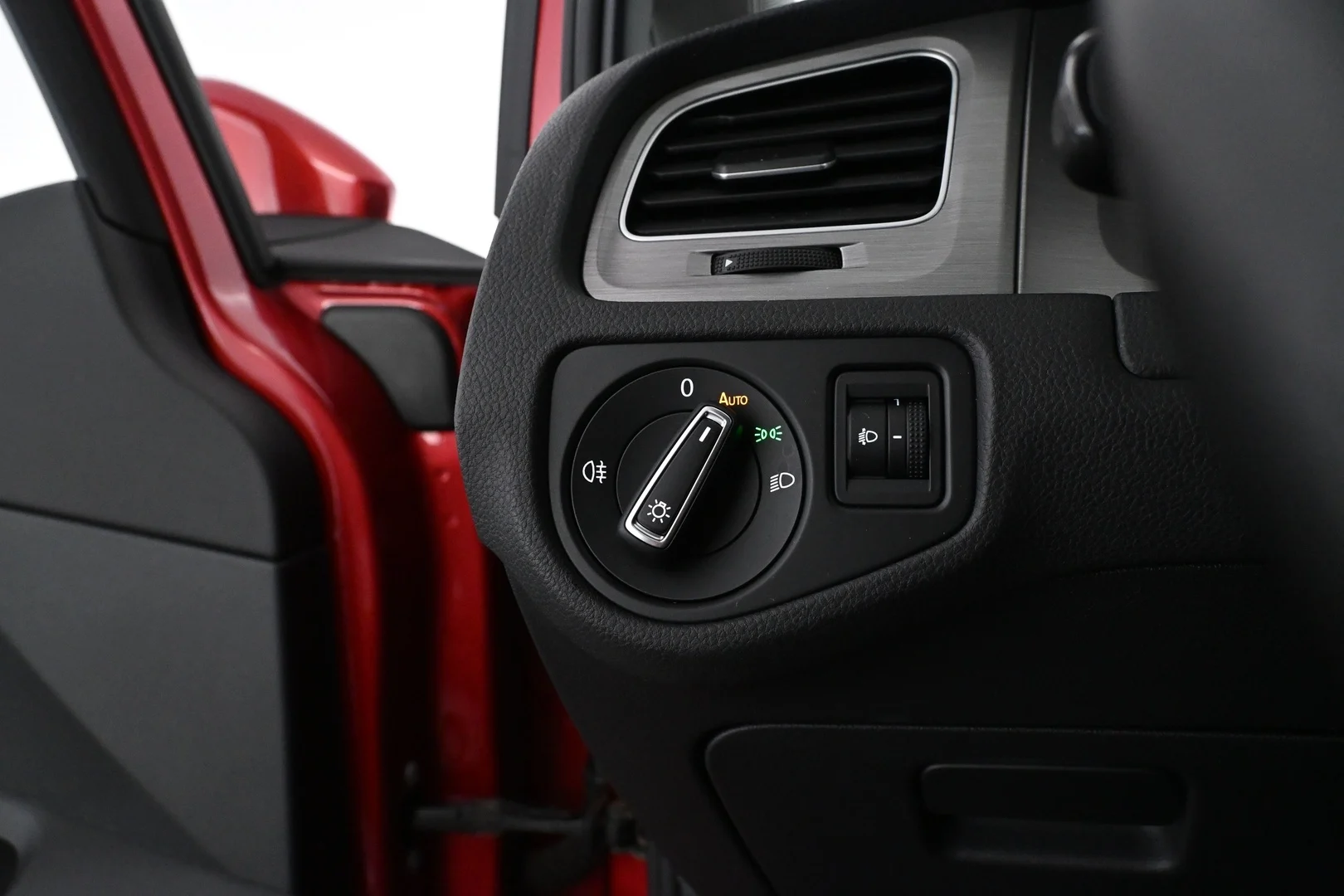 Car Image - 5cV9Lt43UBmtHHnFD3xBMU