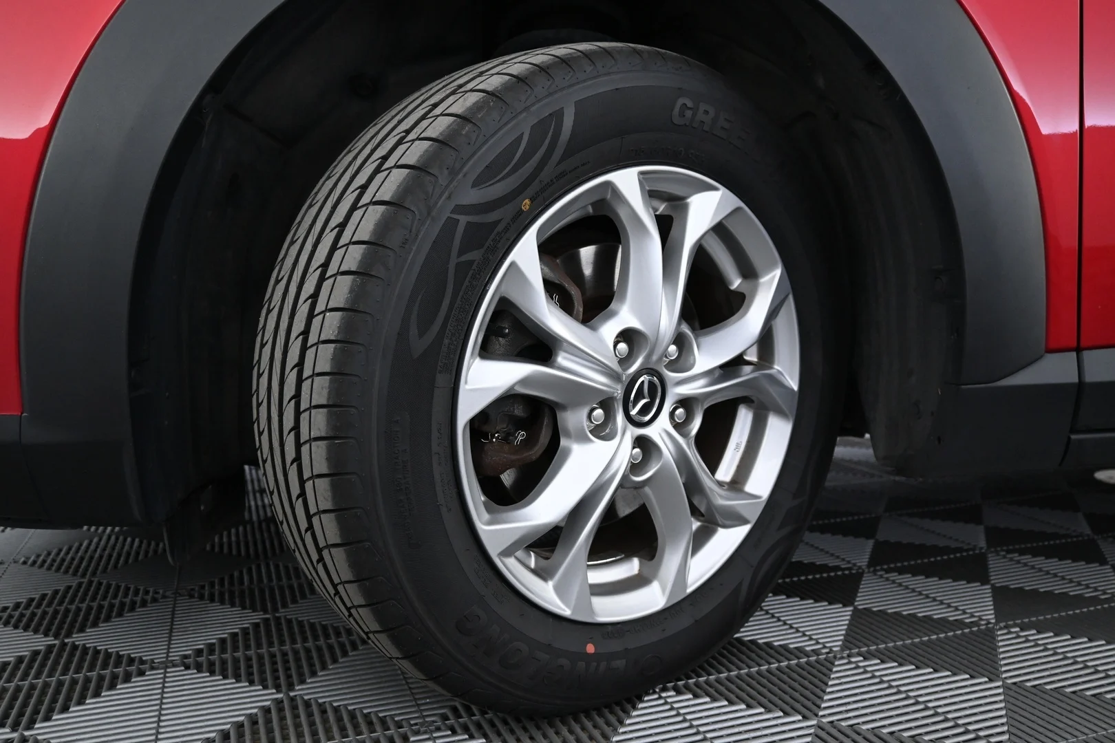 Car Image - 4pZw8C4aLOLzIDfVtfu5Eo