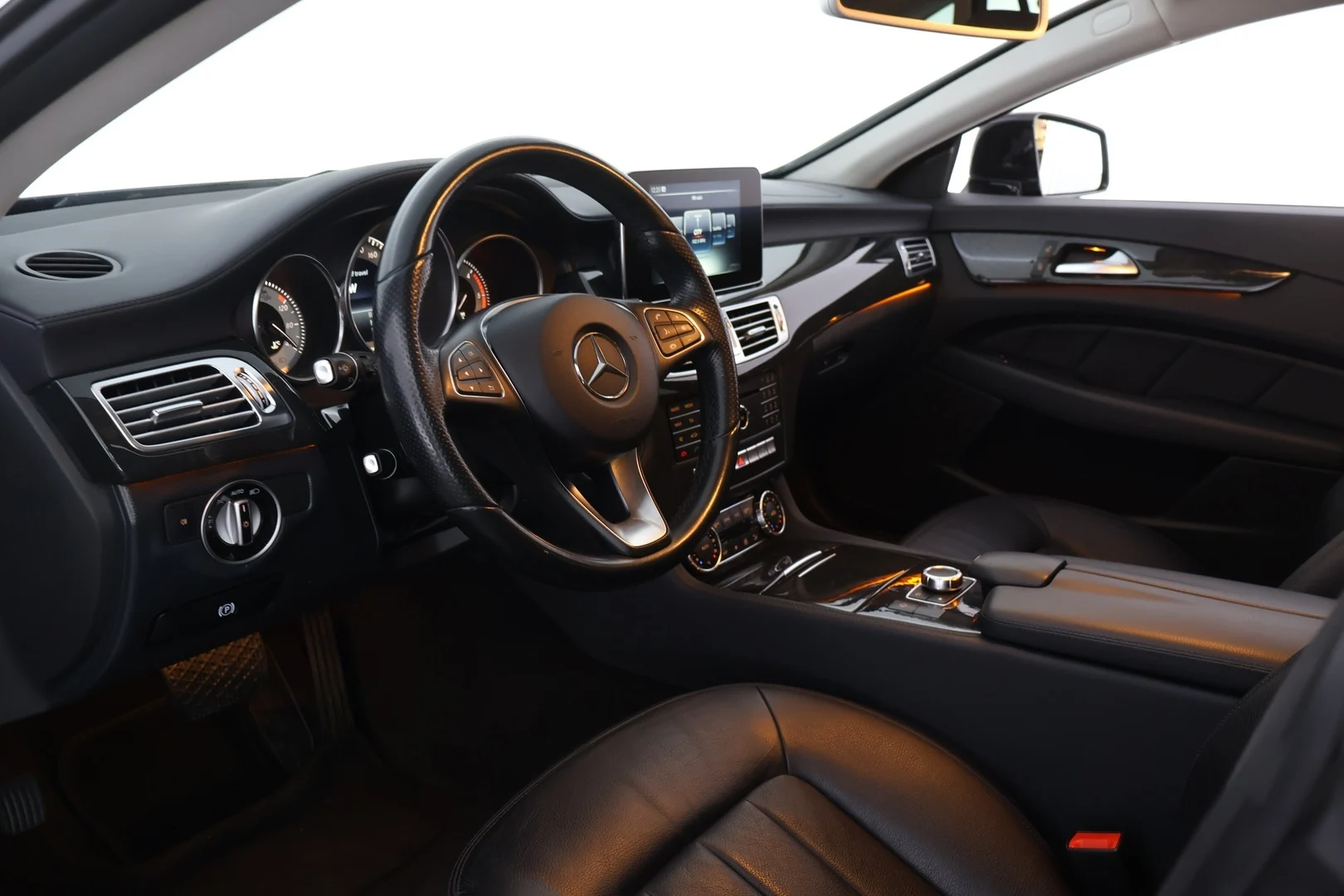 Car Image - V2MYIHOOAkNctLXNENt1L