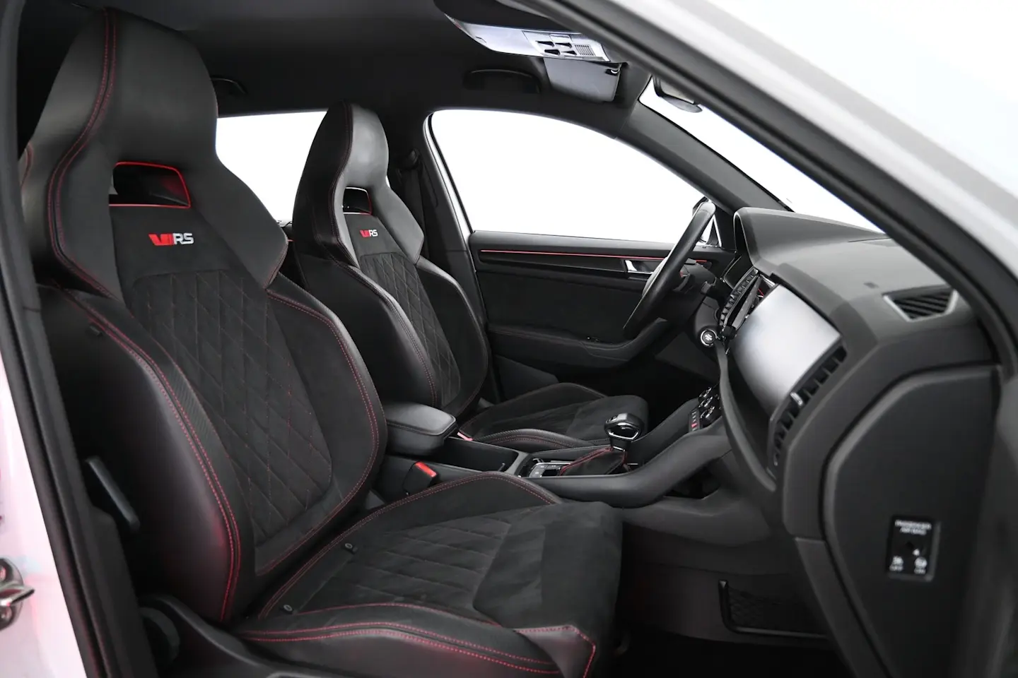 Car Image - 4kWf4DLbzT6Cdh8F7LGxhS