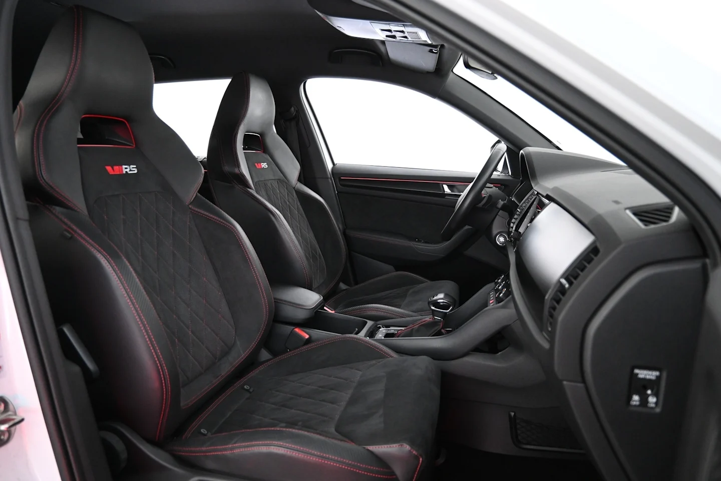 Car Image - 4kWf4DLbzT6Cdh8F7LGxhS