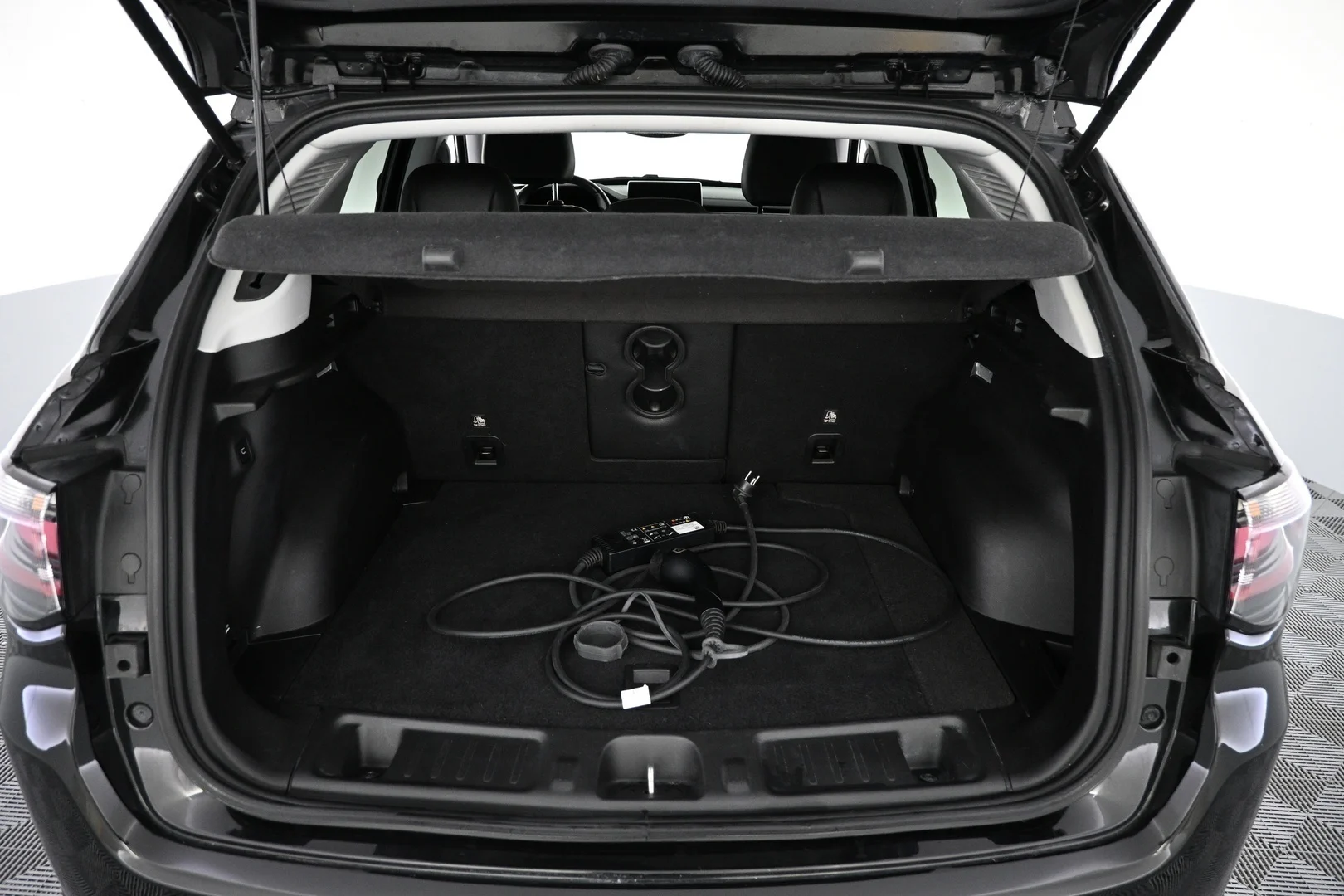 Car Image - 7b2hZTMihjQiXFJwehVNQI