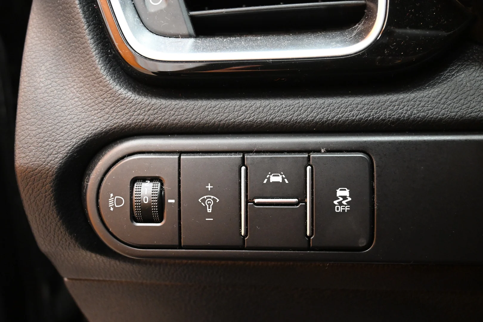 Car Image - 3VIfji0jppKKKHT40e54pC