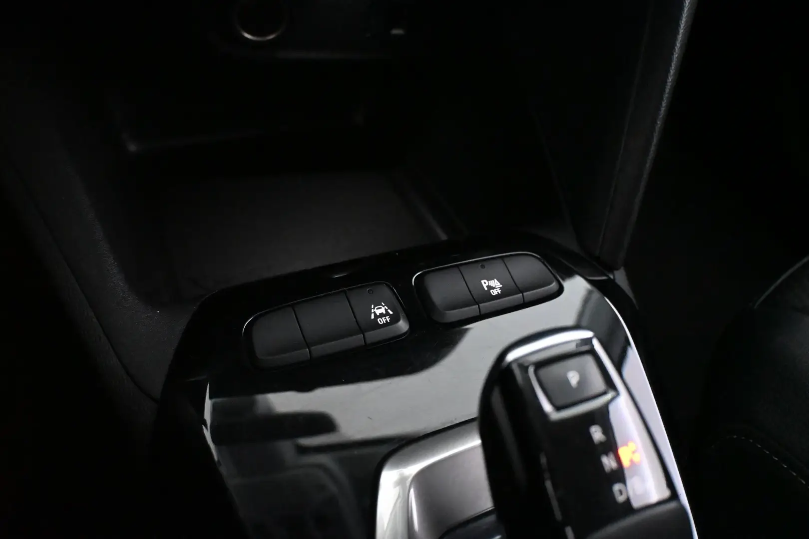 Car Image - 18XIqDCMN6yVPrFv7ybYKy