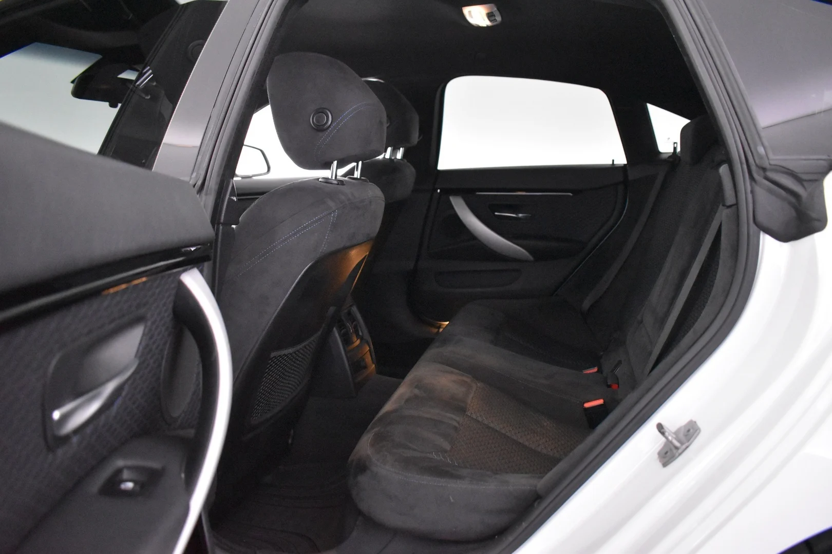Car Image - 1w45P9nCzzWFbqU0jhRWT6