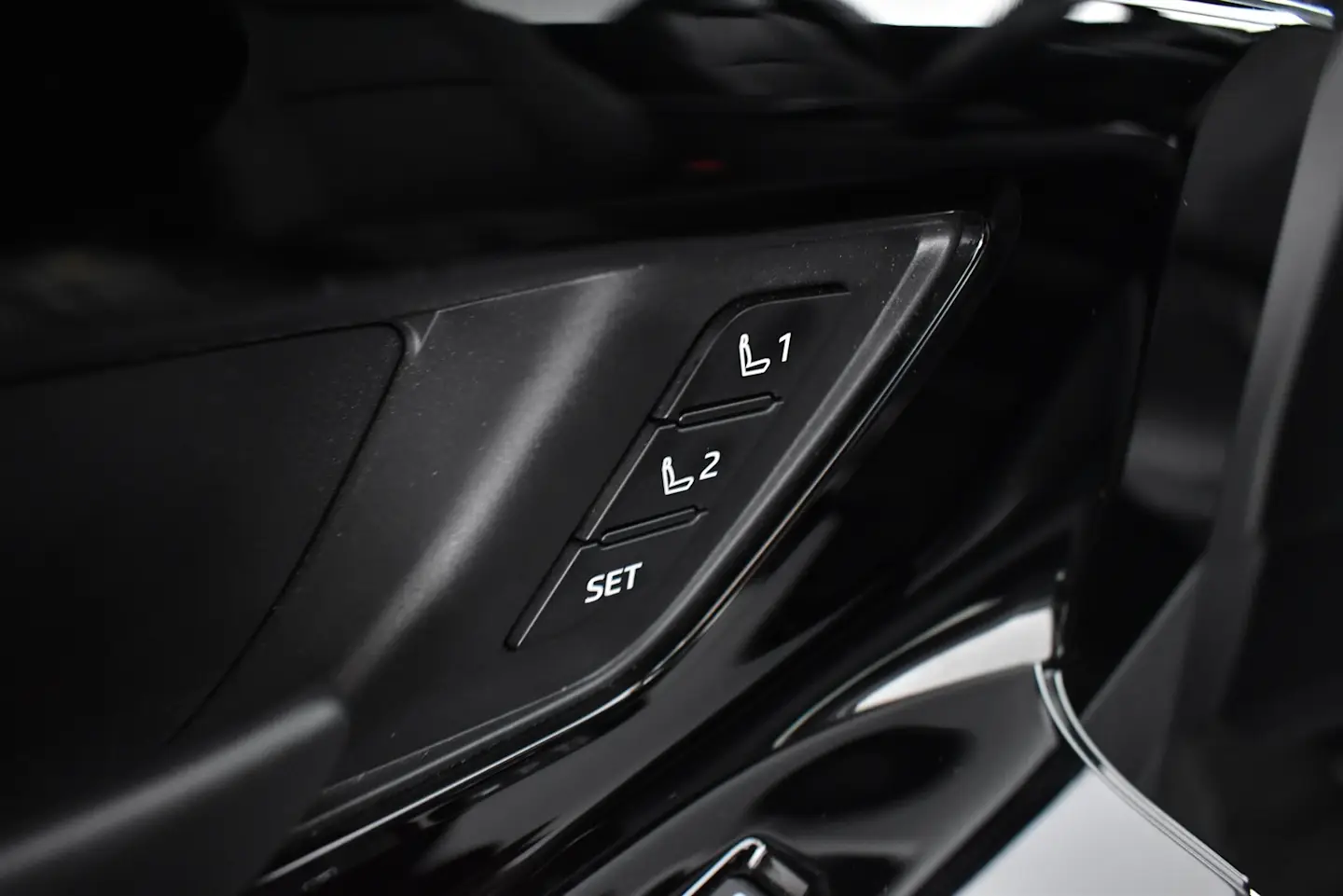 Car Image - 39J1SLYLeAf1WLSjpZKFYD
