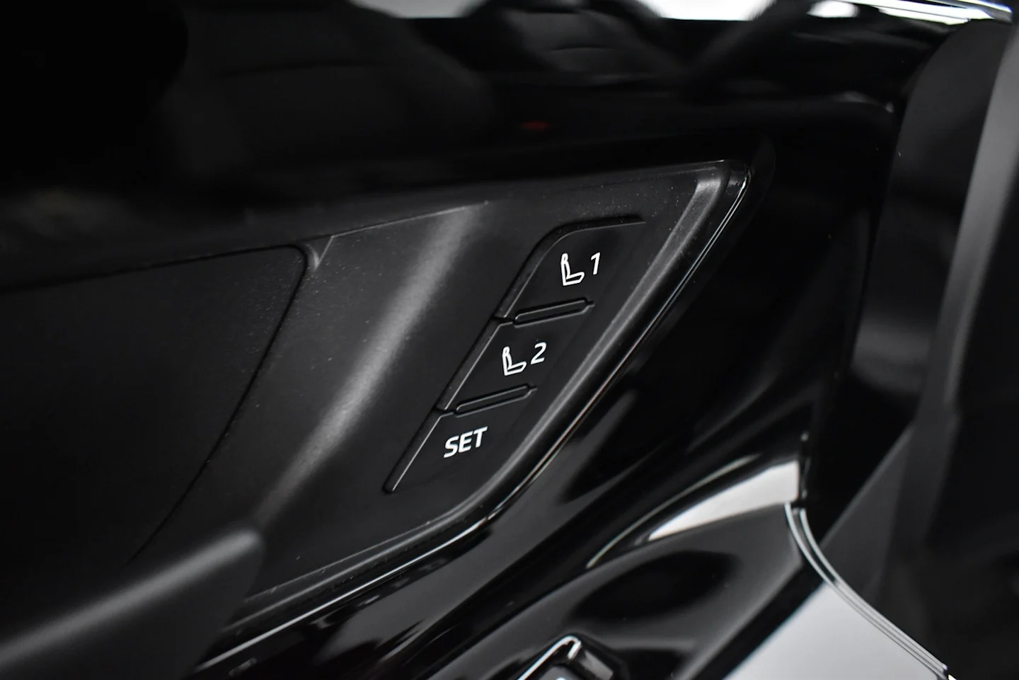 Car Image - 39J1SLYLeAf1WLSjpZKFYD