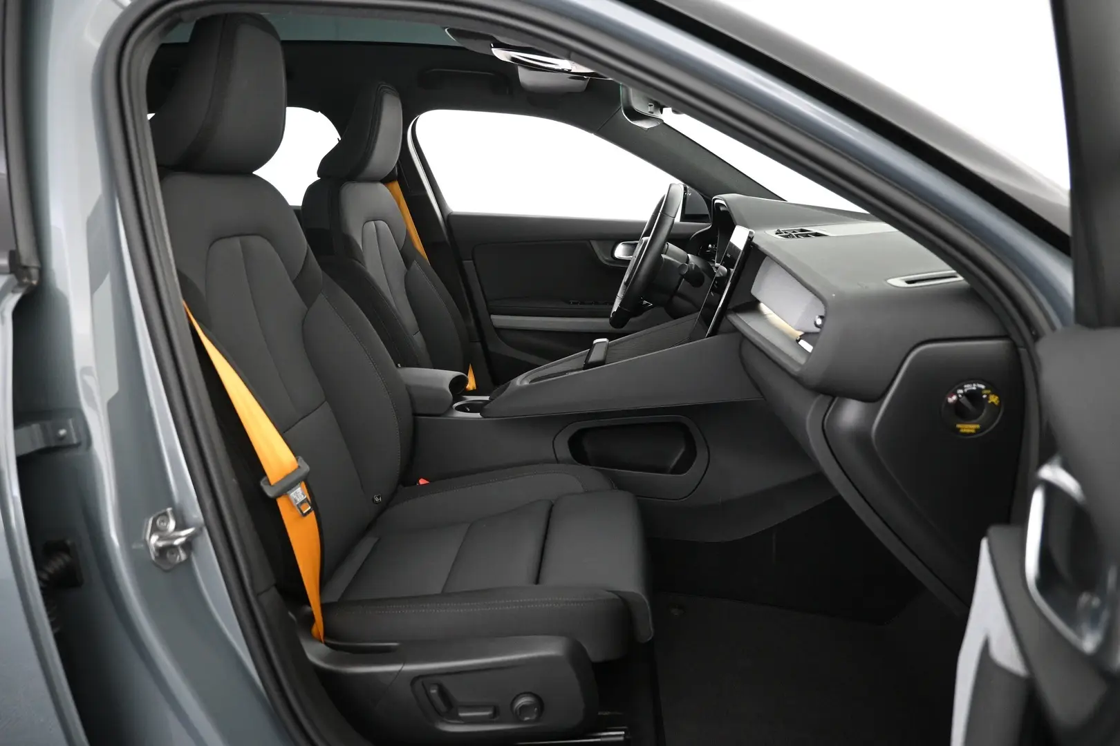 Car Image - 5oXcOeZqFJtm5gCFE43gOi