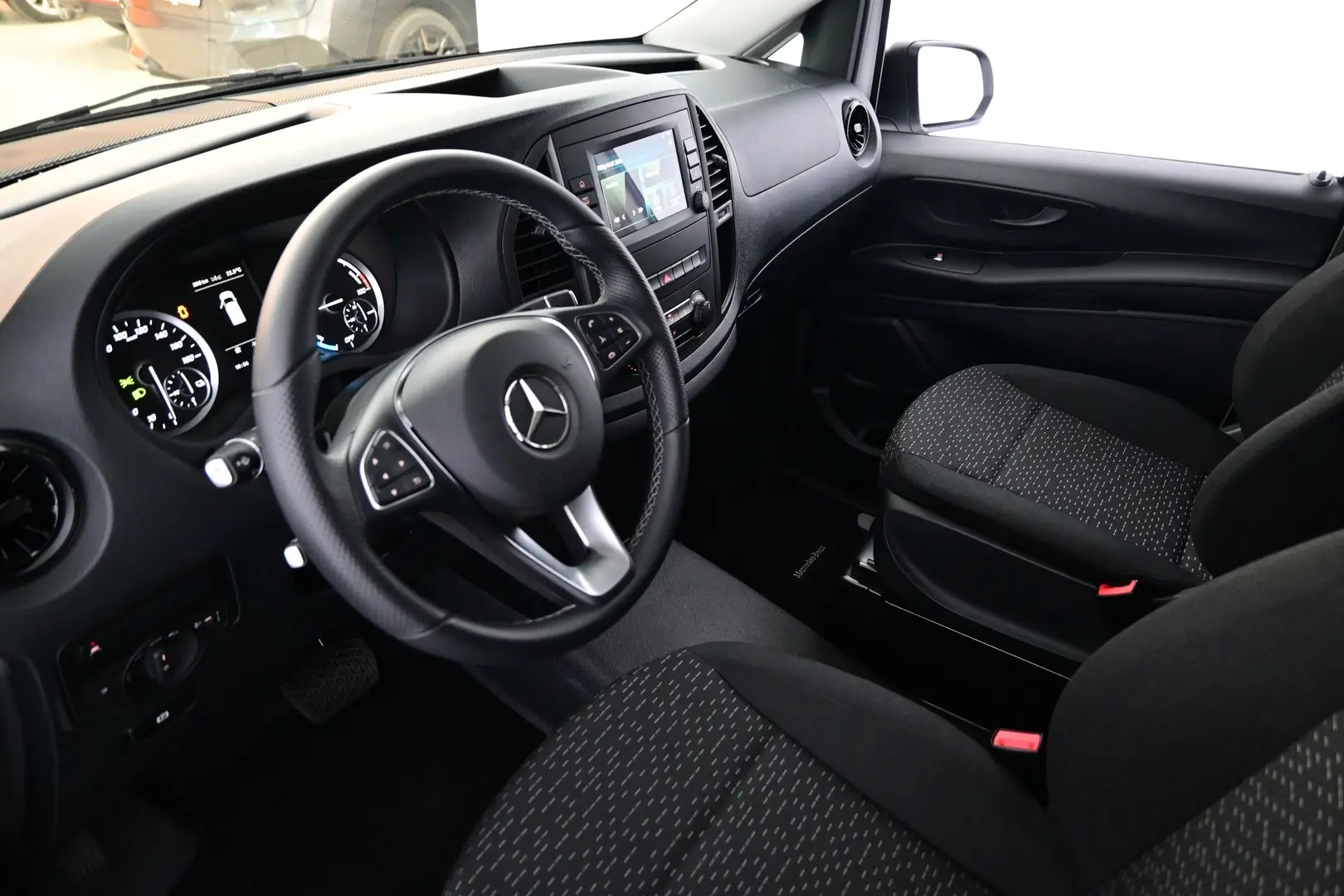 Car Image - 43i0VnkIXdHaSrc7SyA2Jv