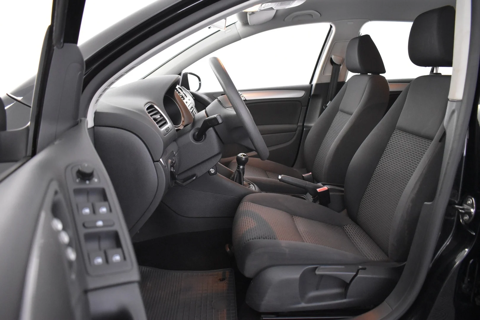 Car Image - 6Z1PQNSOHinvNBGy5Jsa4F