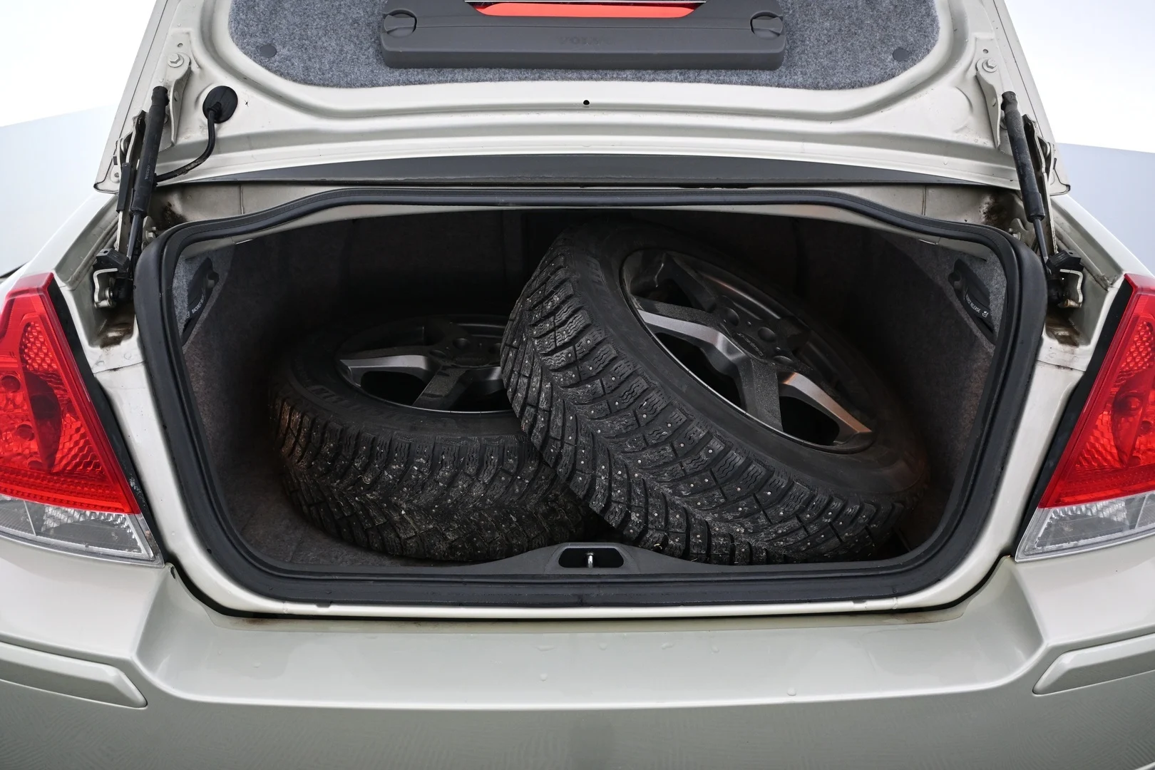 Car Image - 455GD7Y3gRQ19nSN9YUztL