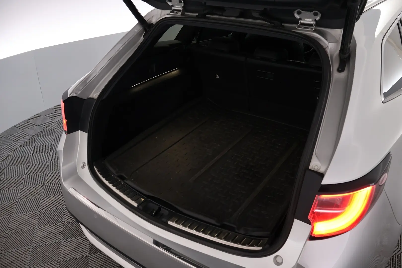 Car Image - 3qhy3S5HtXgDUJfvUgL5z3