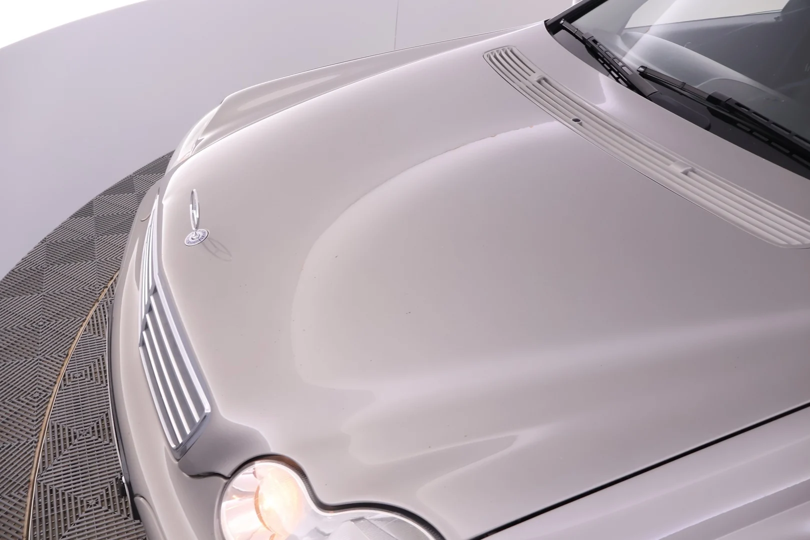 Car Image - 5S2TmLzTJHgTYwSjNiIb3d