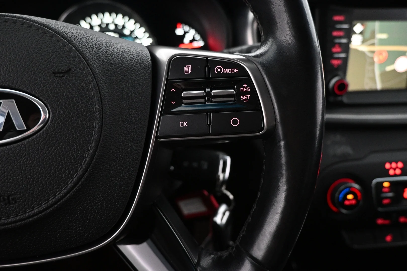 Car Image - 6q16tHMAg9YufhGoFBycTb