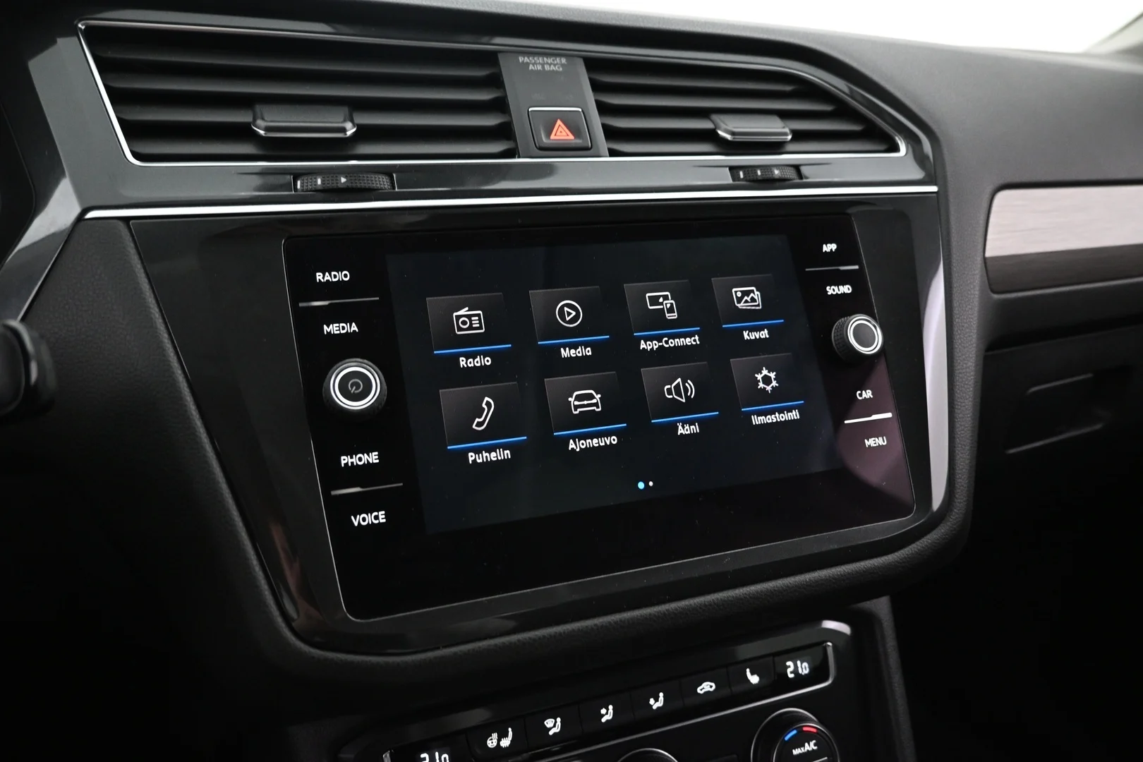 Car Image - wnRnwmLRUi474UGRr151J