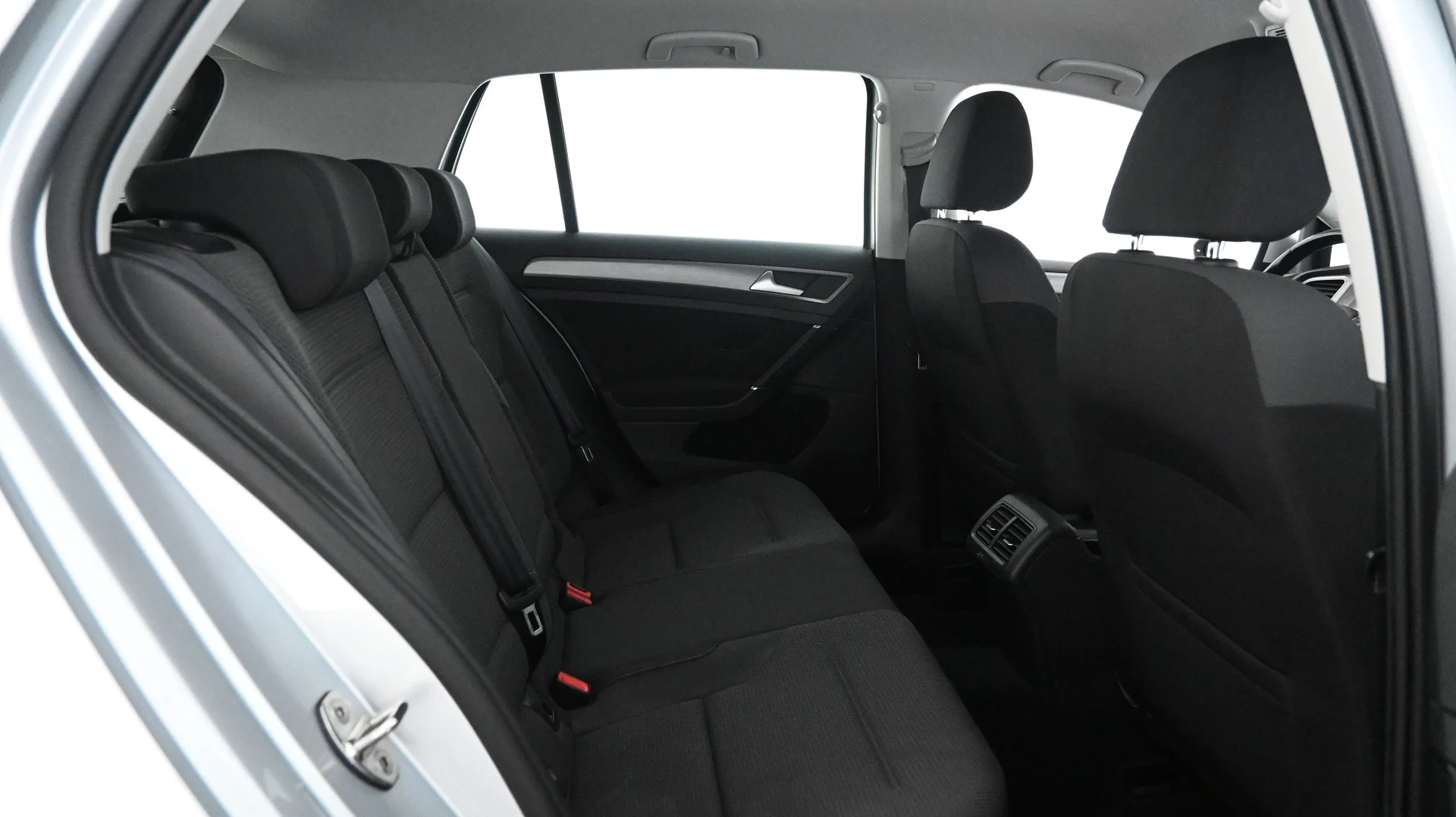 Car Image - 6514QvOaB4VjNxfO9Vrrit