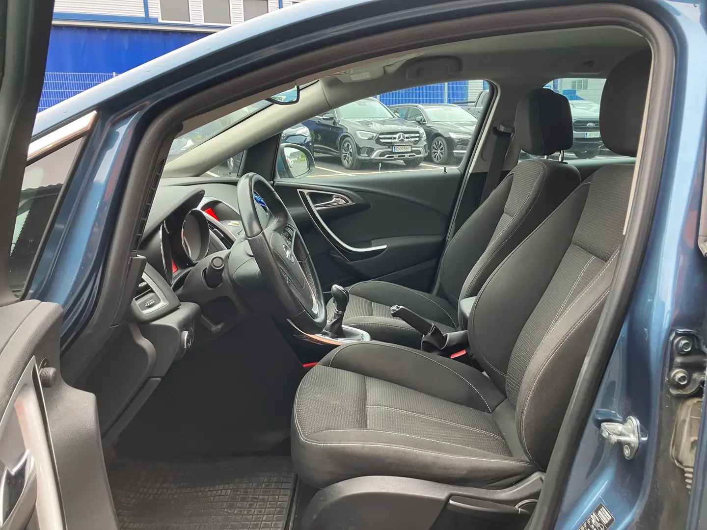 Car Image - 6qKJJzorwlscsbJwx5TNR6