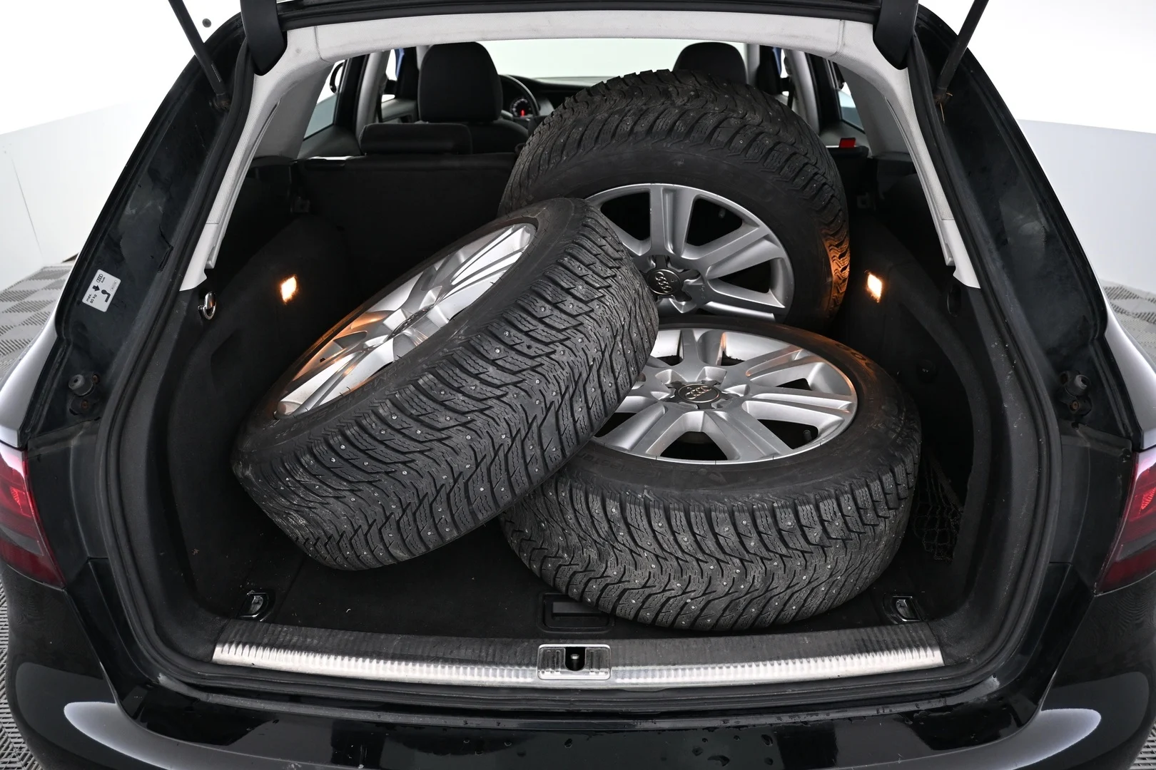 Car Image - tQpYGh72Y9LcvFpPVr6Sr