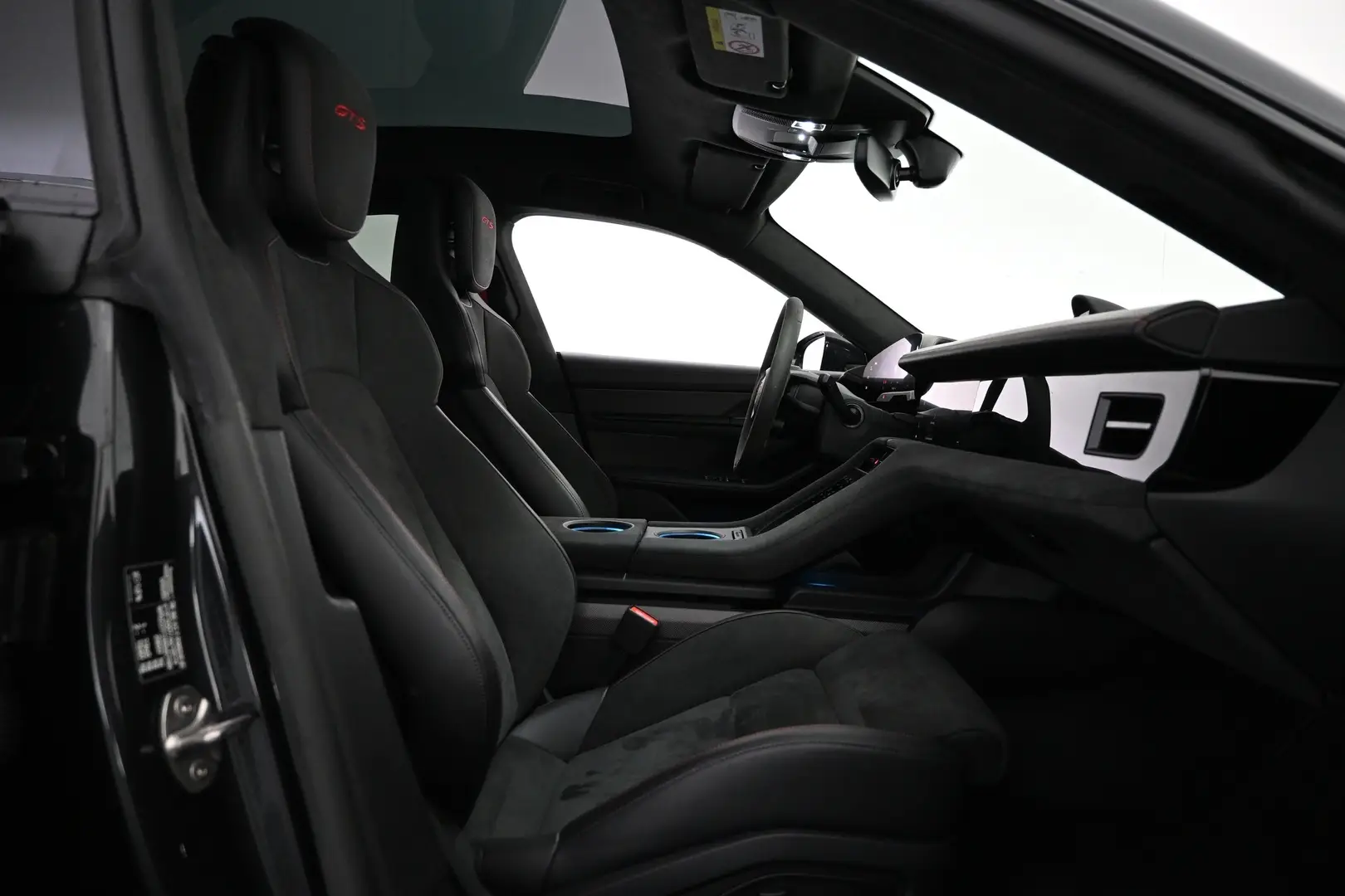 Car Image - kpB1jGFLBpo0TmjIIVQR7