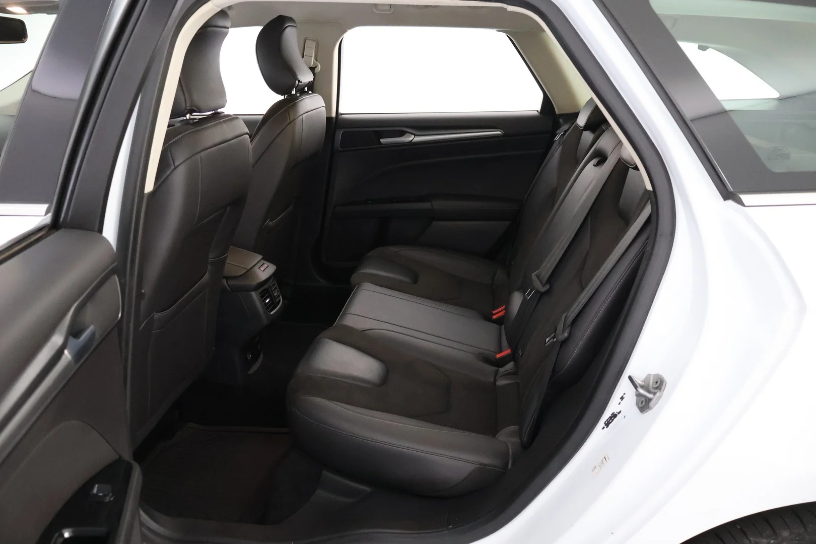 Car Image - 1NT8XPmdfDV97CmfzfgYyG