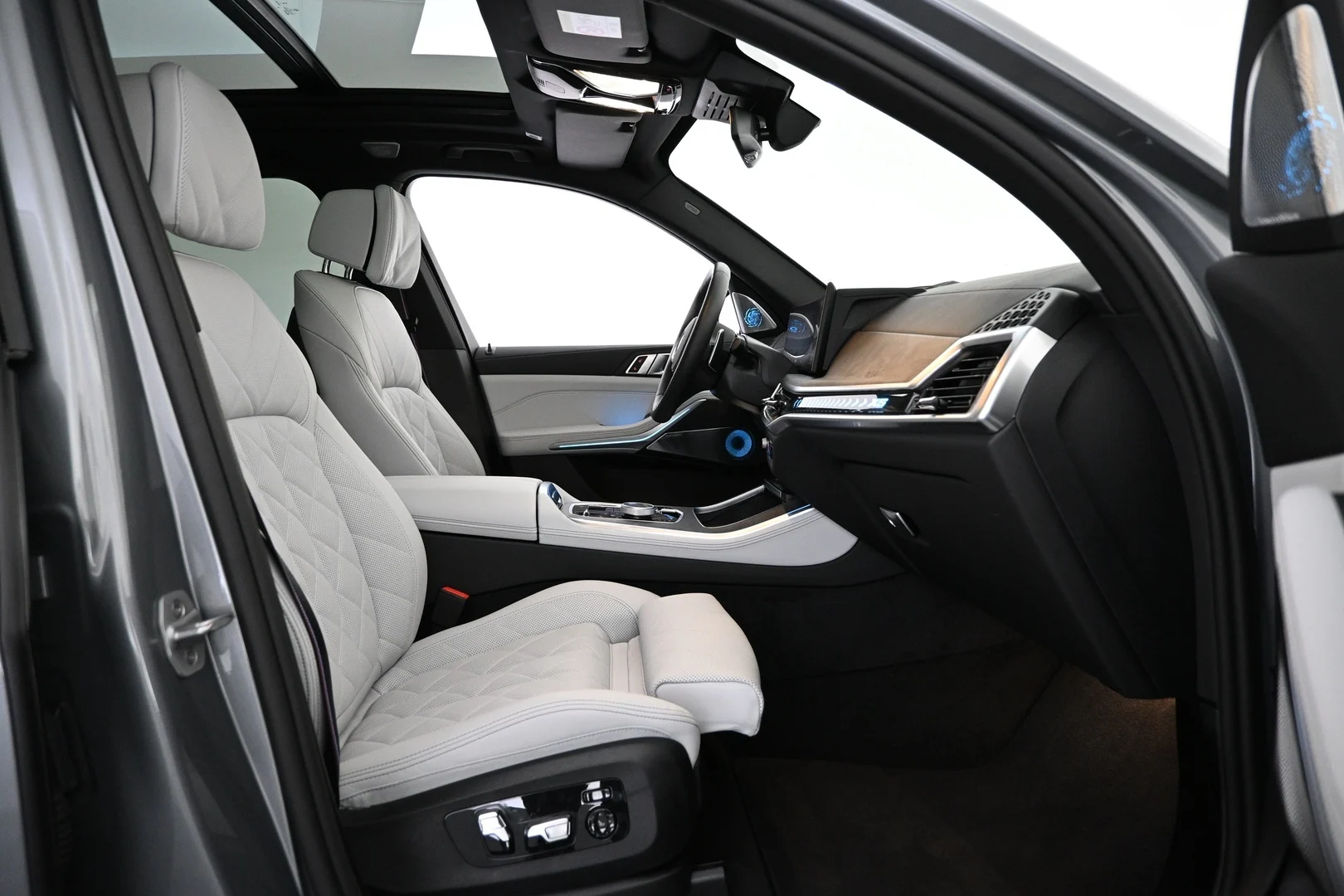 Car Image - 3Q3j5wEUcl6vJ9rBNymPUX