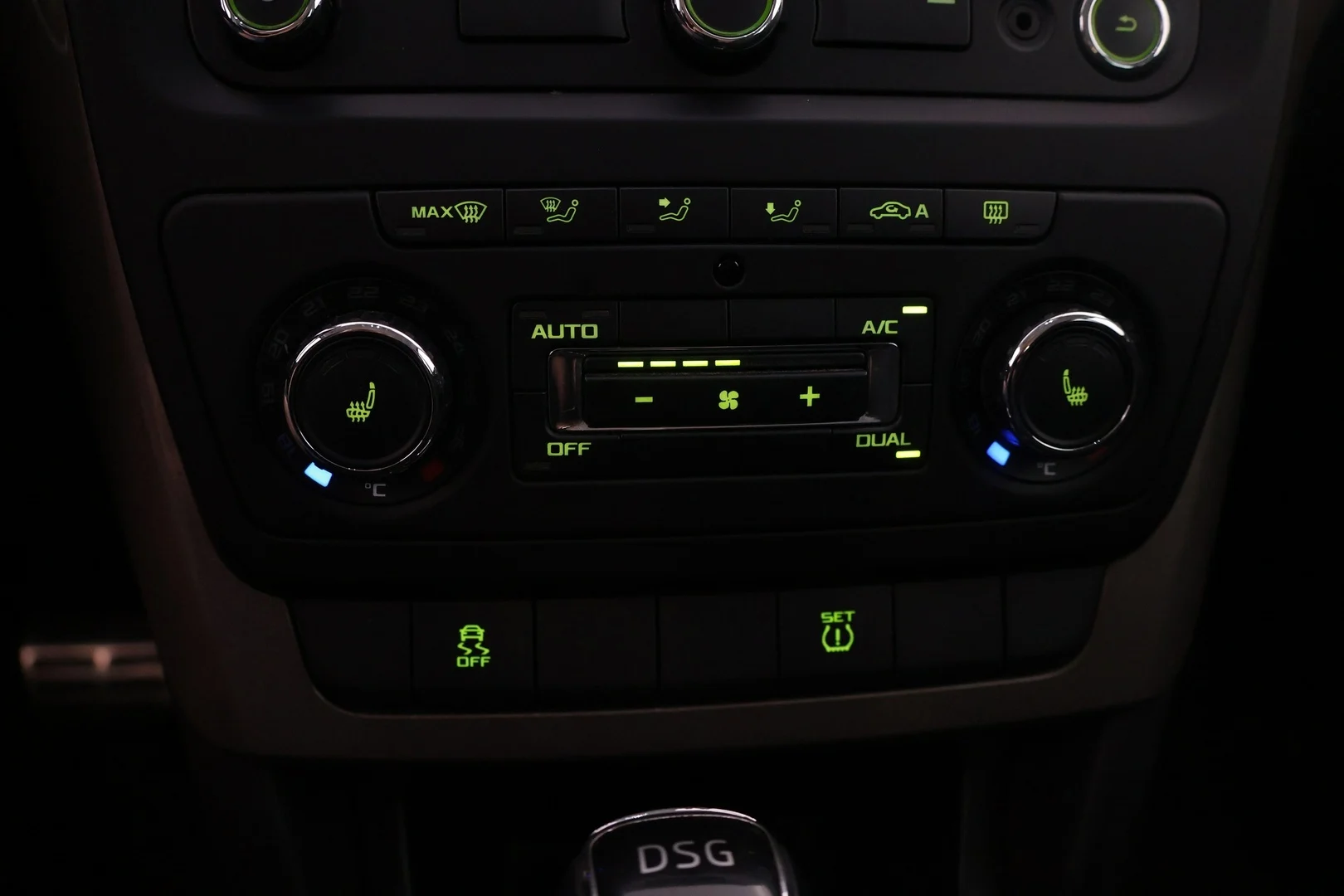 Car Image - 7Km6zw9jDYTQKeack71WeV