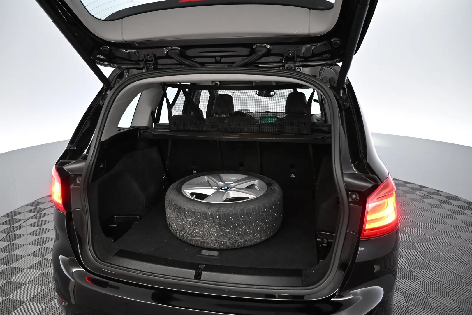 Car Image - 3rKRjIFMn0xga0aad6COtX