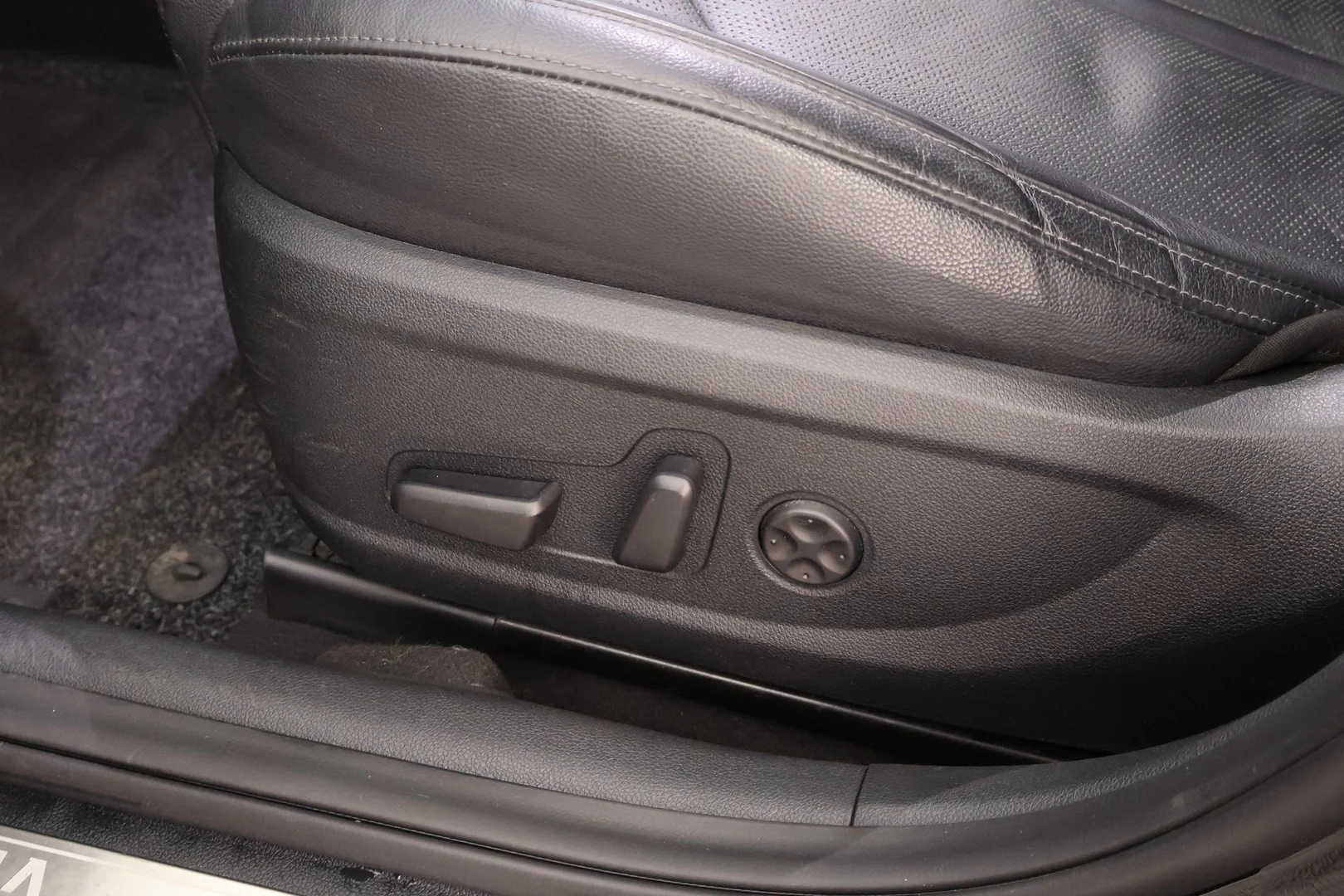 Car Image - 7zwAzq7naGkWZOiazDWP8F