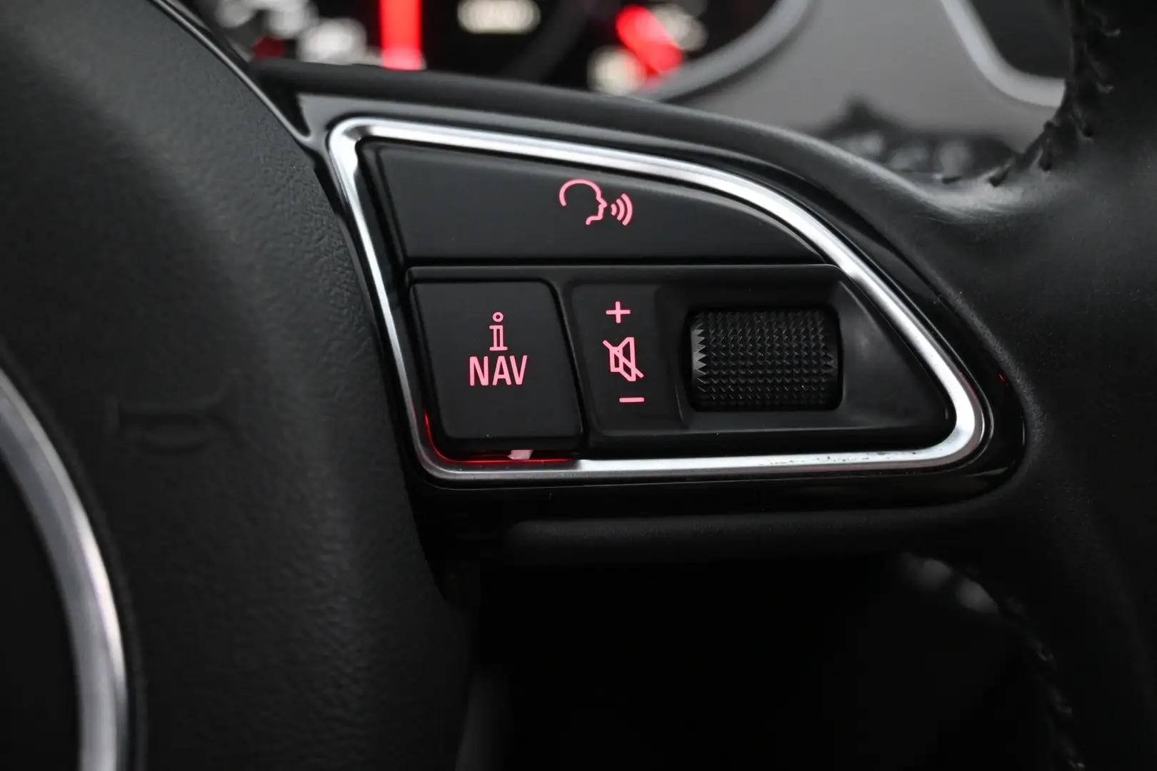 Car Image - 6wnUzD850k42O3SyLzFYYm