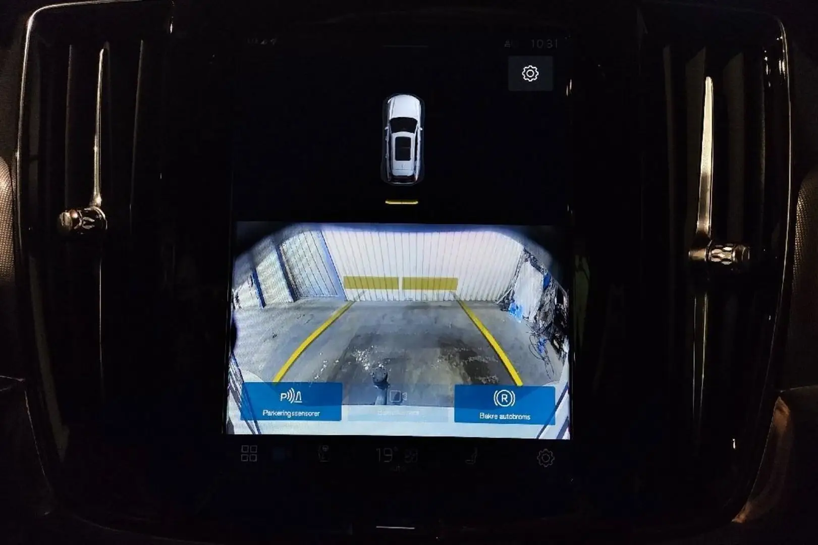 Car Image - CMT5f1eqVrs3em6o6Fxyu