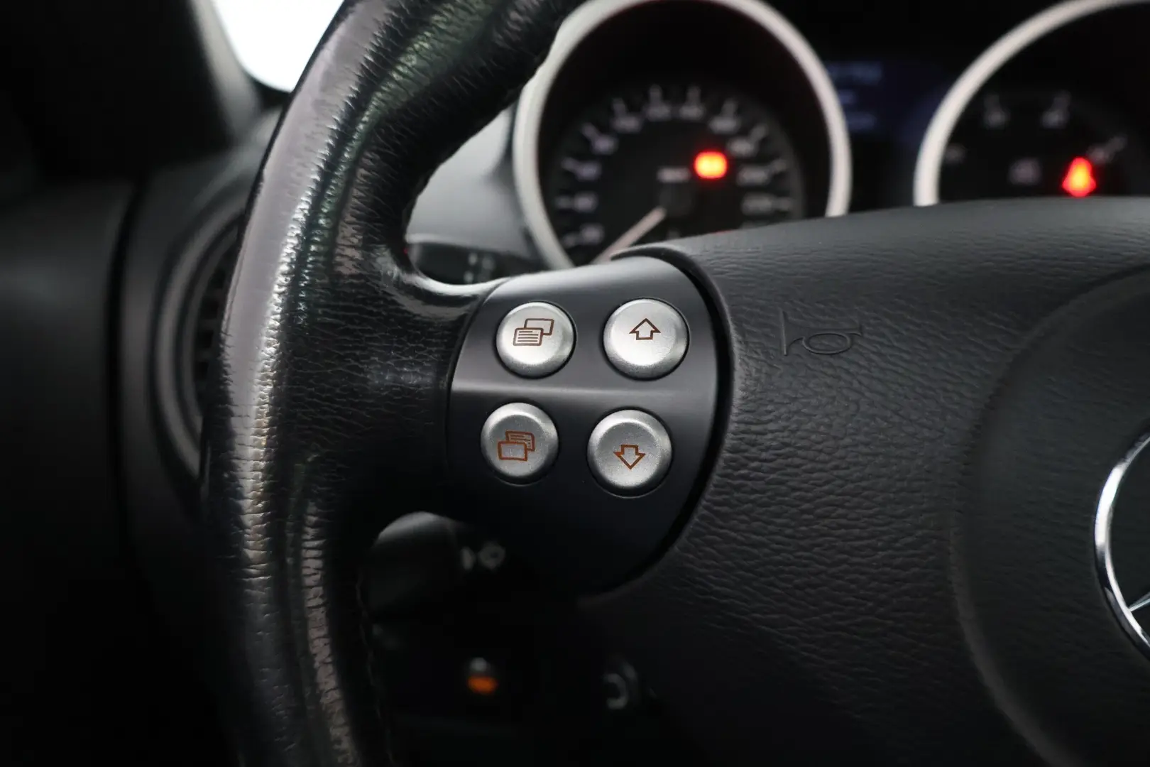 Car Image - 5CYg7B1afyyczUASzCwrWe