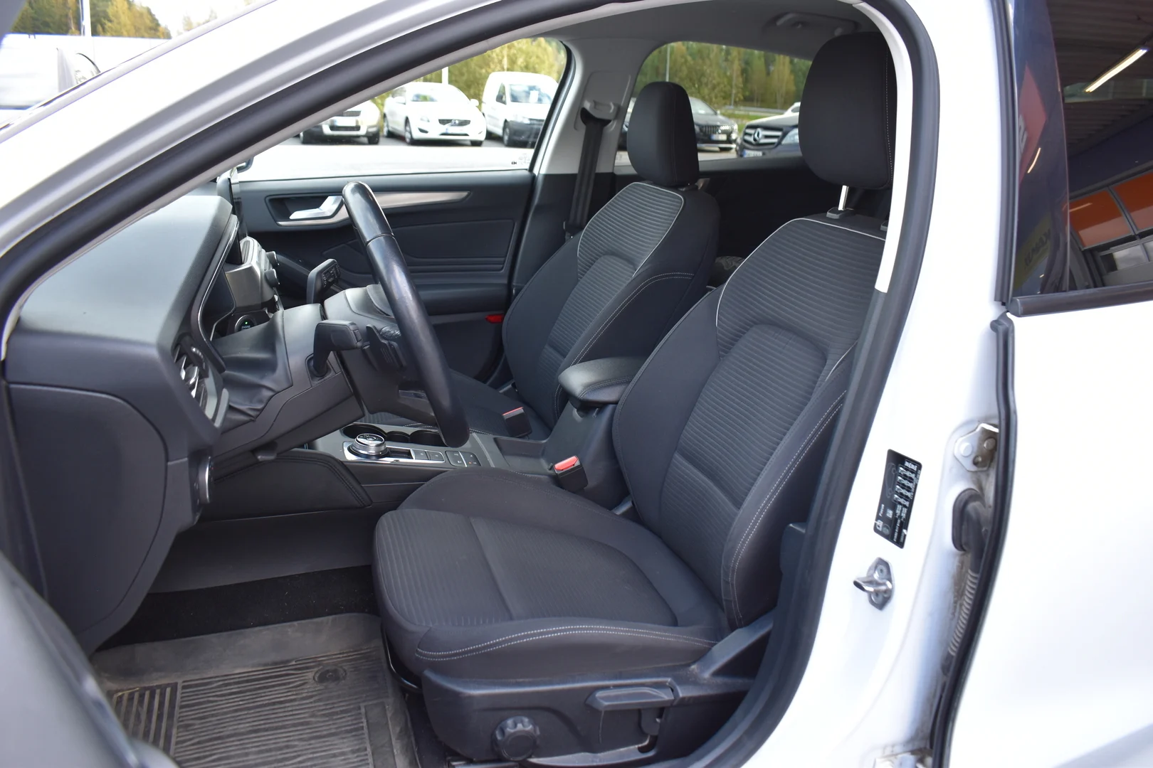 Car Image - 1Mj2m2EsLL0AALAh2j1haL